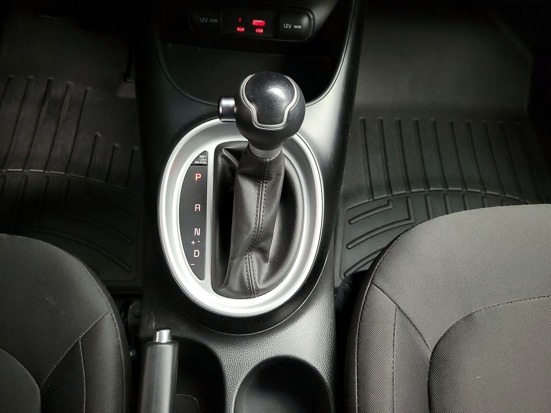Thumbnail: 2016 Kia Soul - 16
