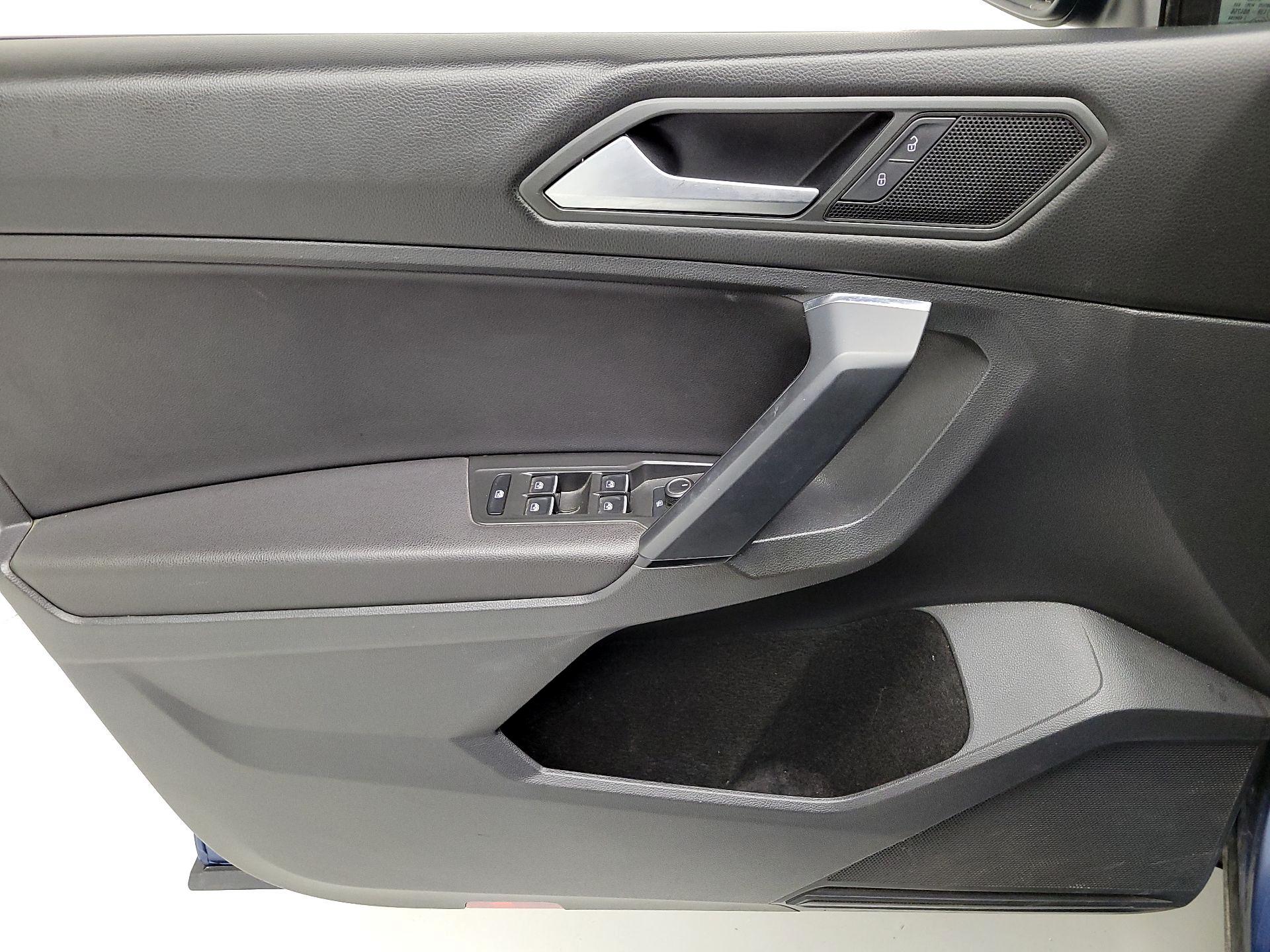 Thumbnail: 2019 Volkswagen Tiguan - 12