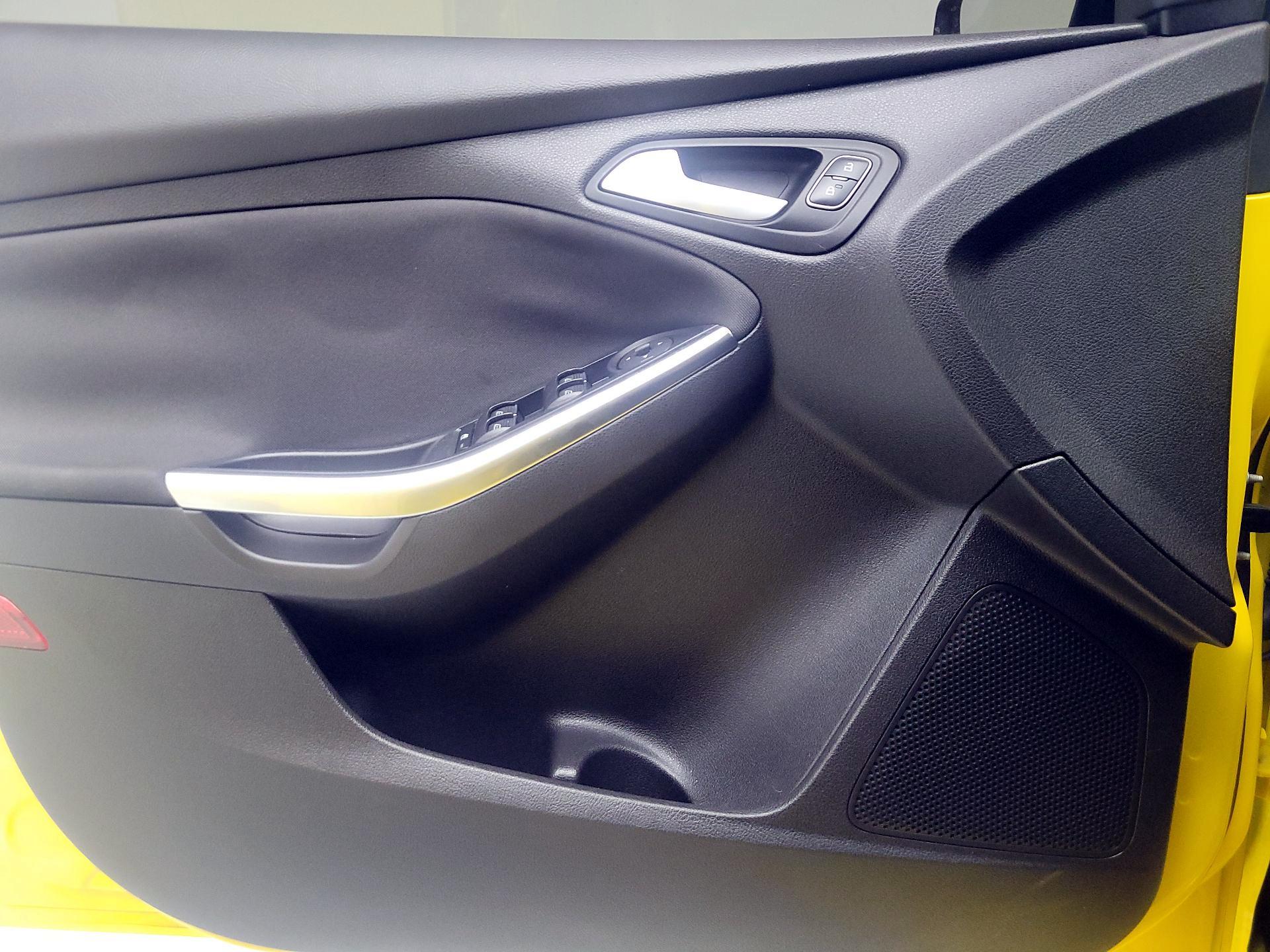 Thumbnail: 2017 Ford Focus - 12
