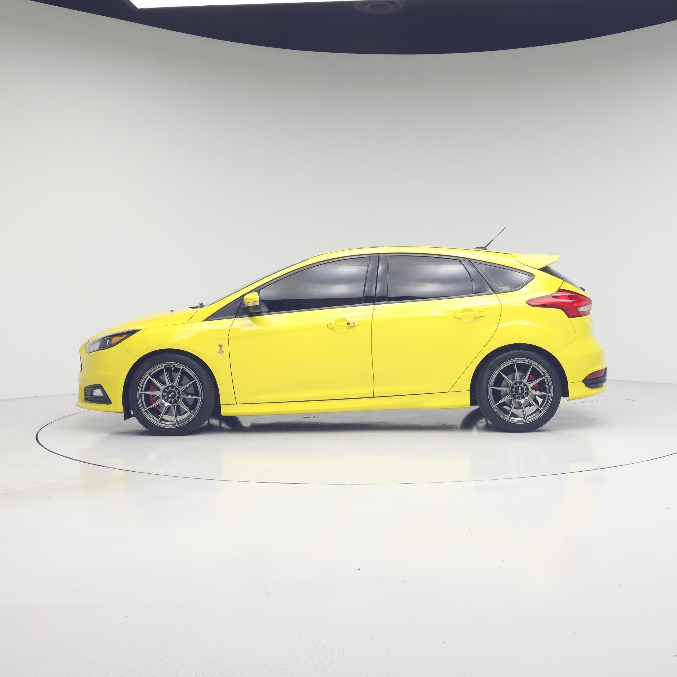 Thumbnail: 2017 Ford Focus - 3