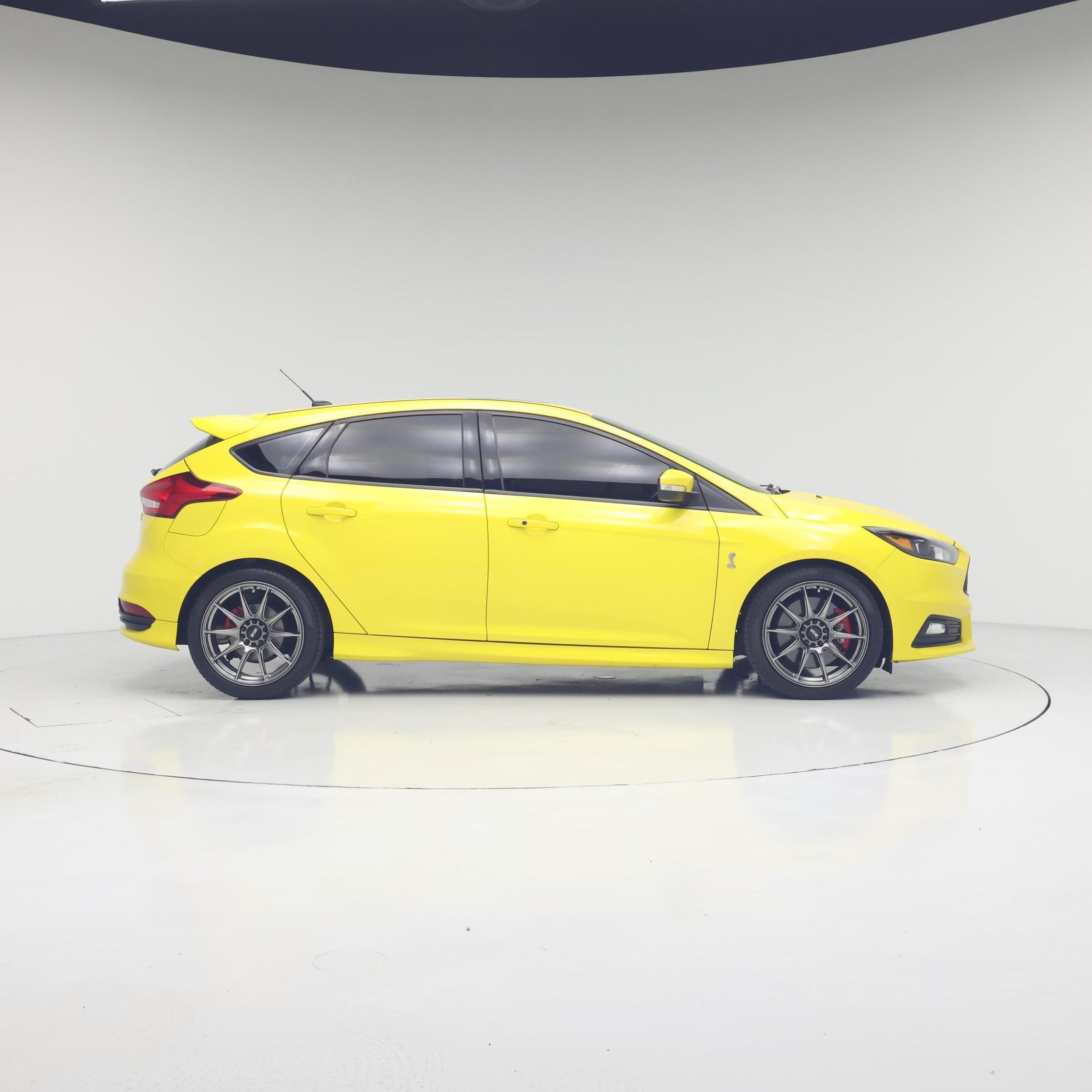 Thumbnail: 2017 Ford Focus - 7