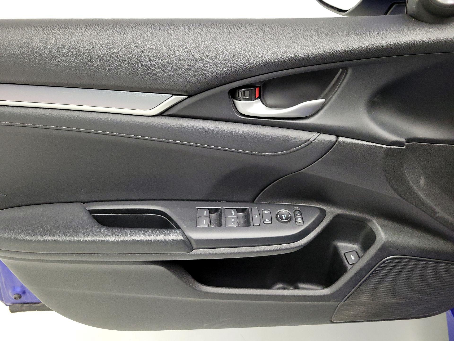 Thumbnail: 2016 Honda Civic - 12