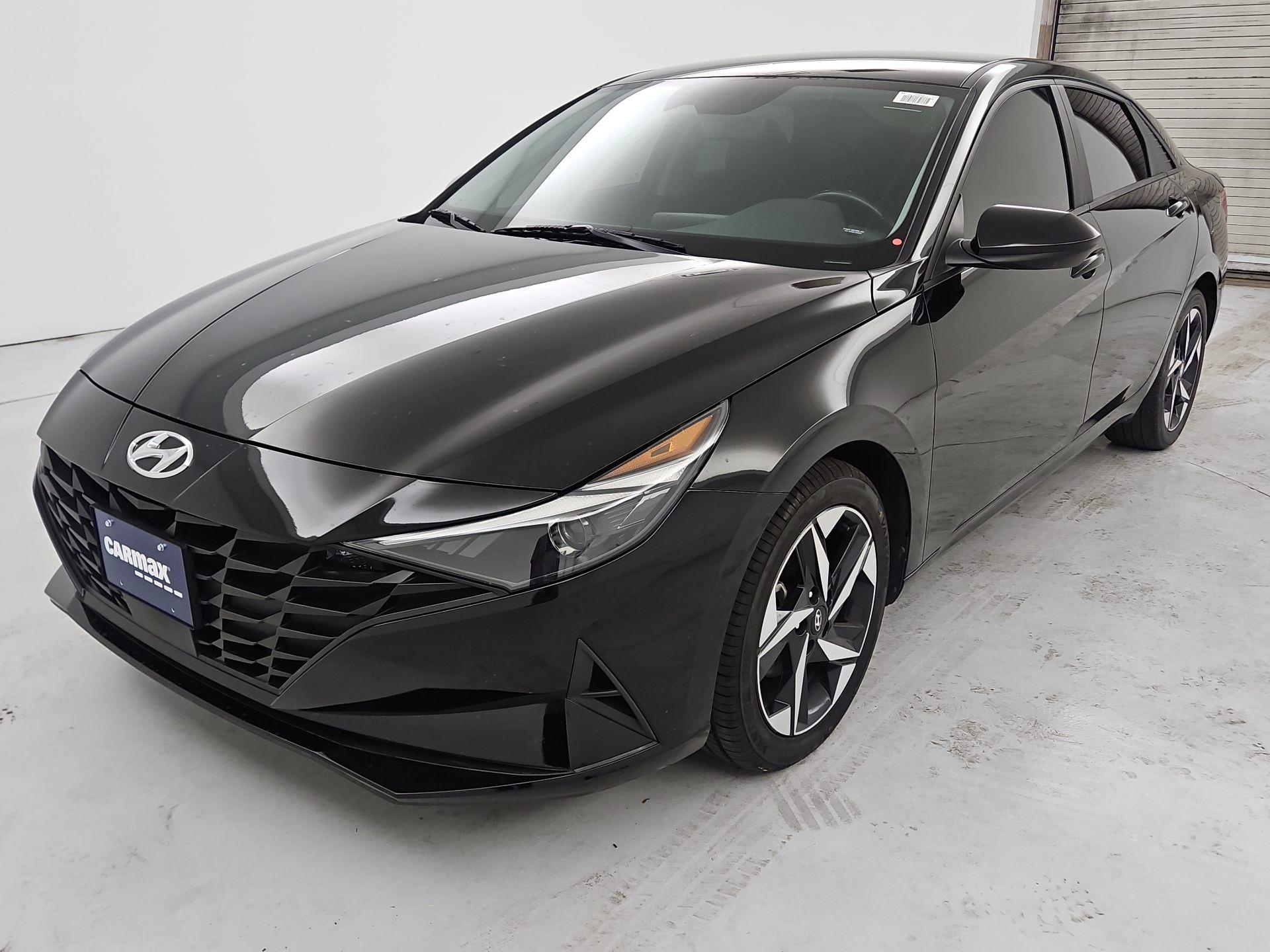 Thumbnail: 2023 Hyundai Elantra - 3