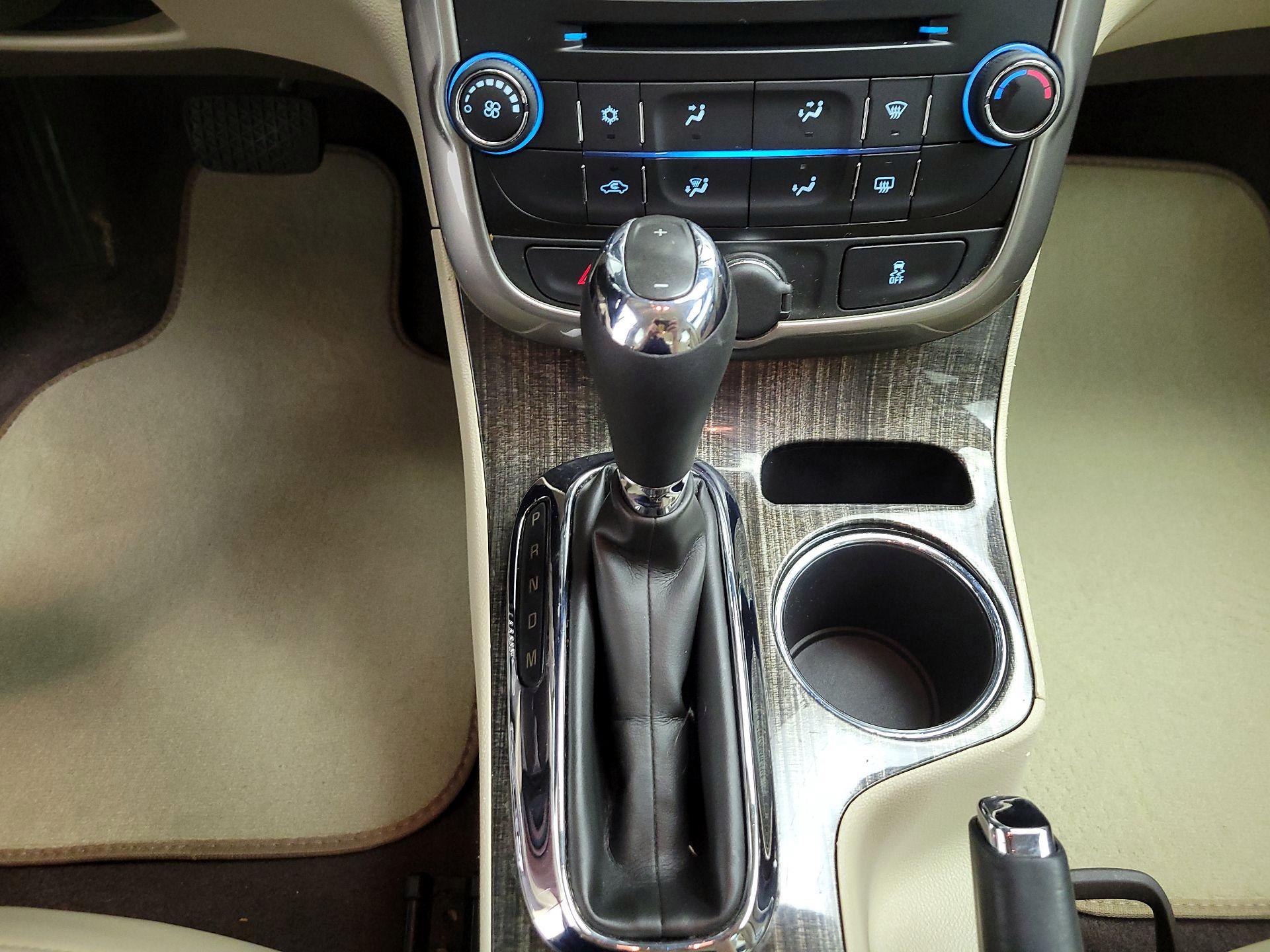 Thumbnail: 2014 Chevrolet Malibu - 15