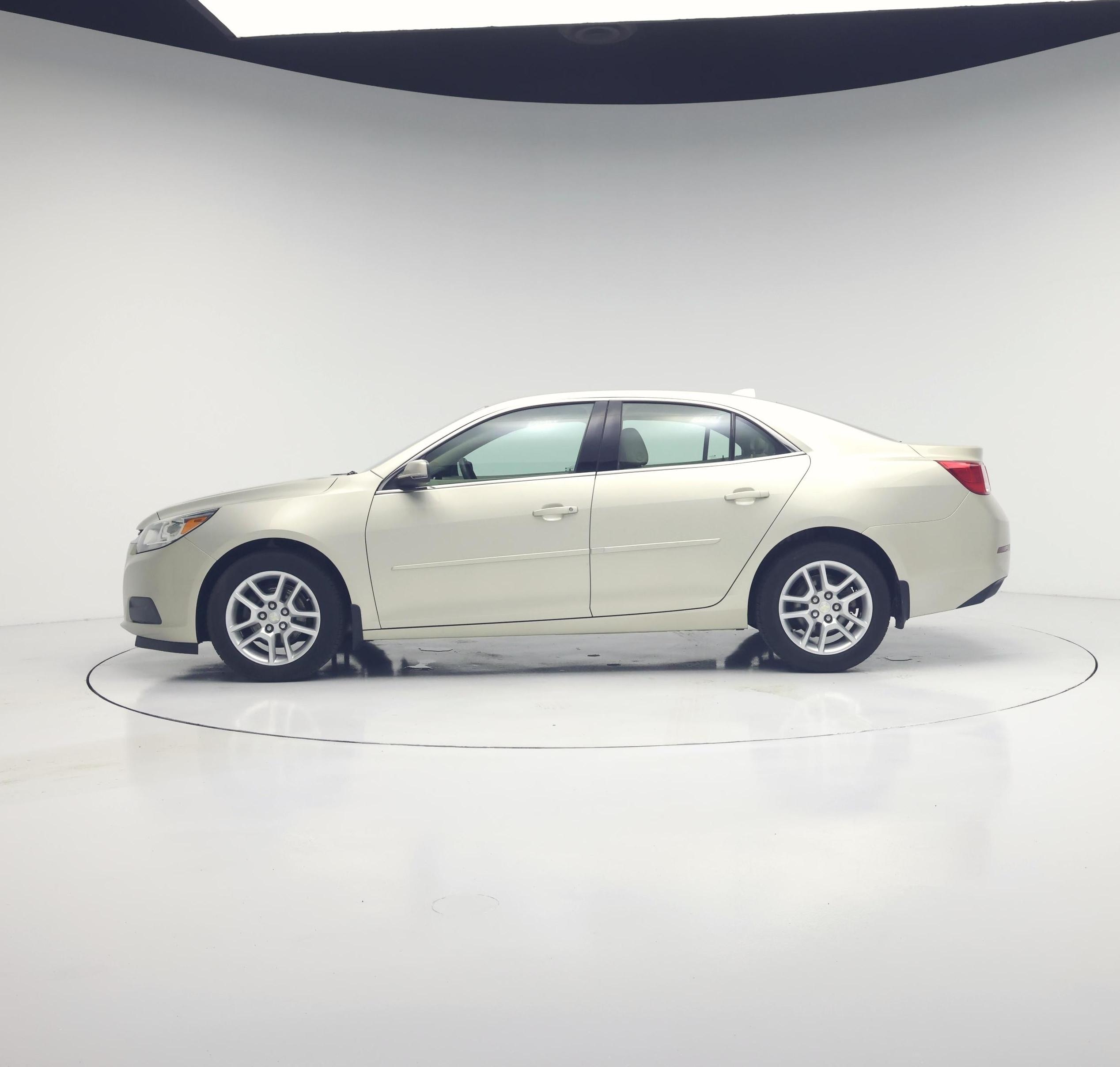 Thumbnail: 2014 Chevrolet Malibu - 3