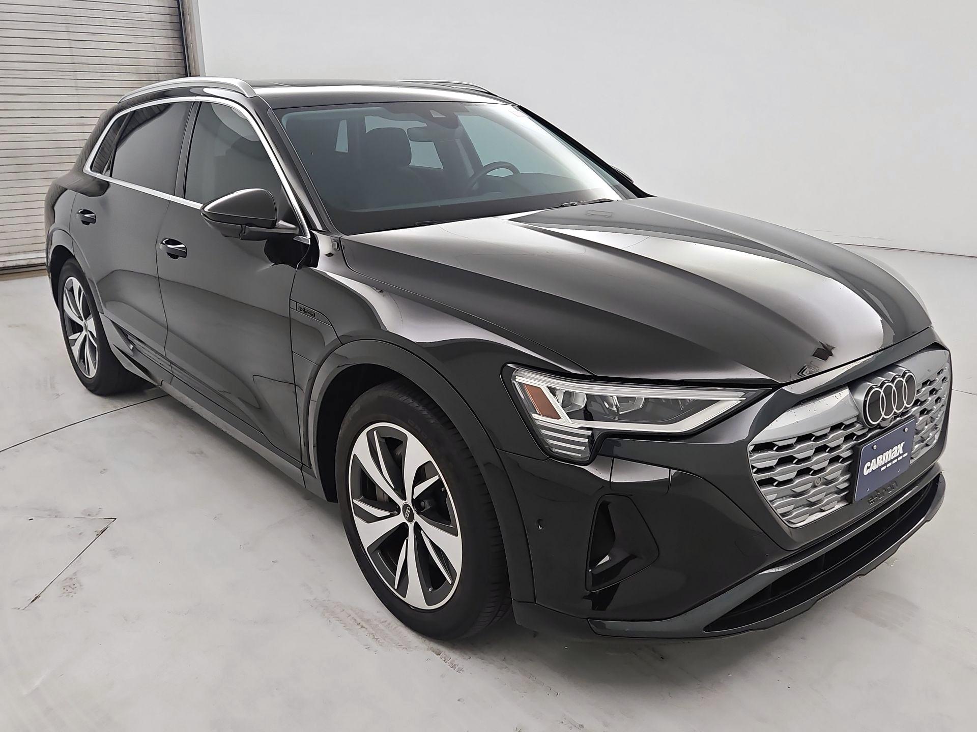 Thumbnail: 2024 Audi Q8 e-tron - 1