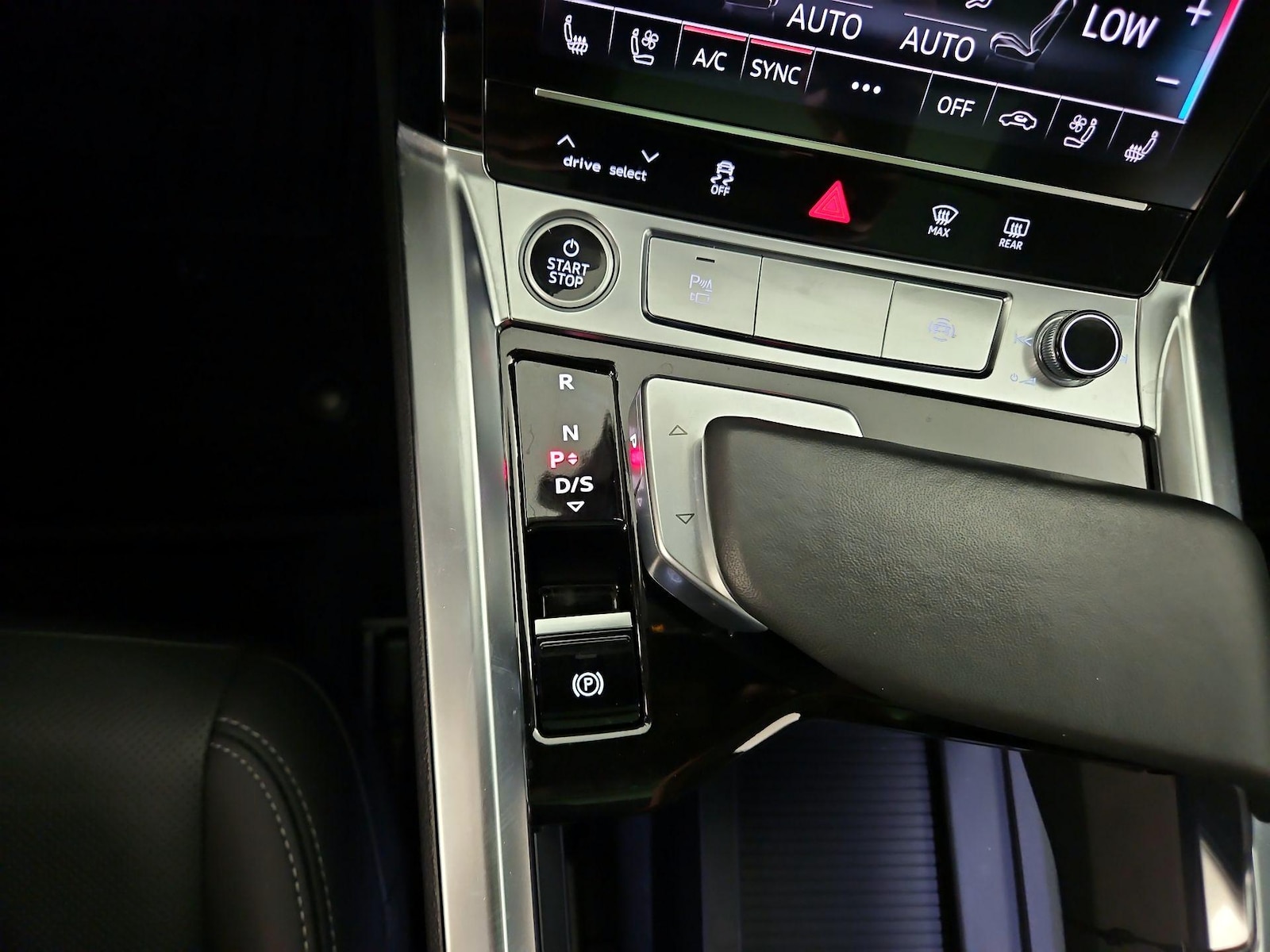 2024 Audi Q8 e-tron Premium Plus - Photo 17