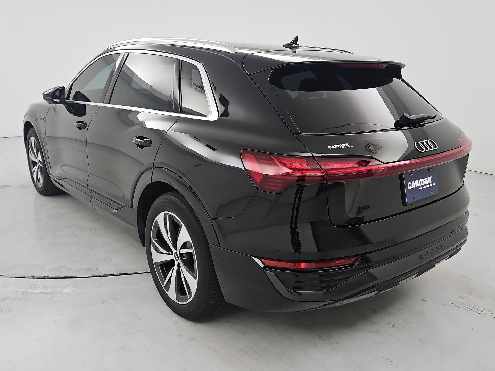 Thumbnail: 2024 Audi Q8 e-tron - 7