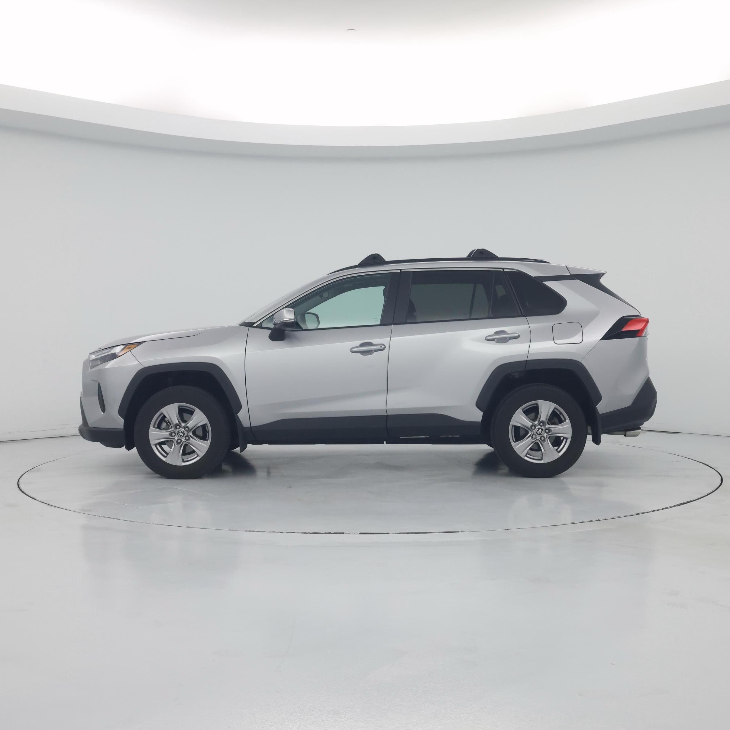 Thumbnail: 2022 Toyota RAV4 - 3