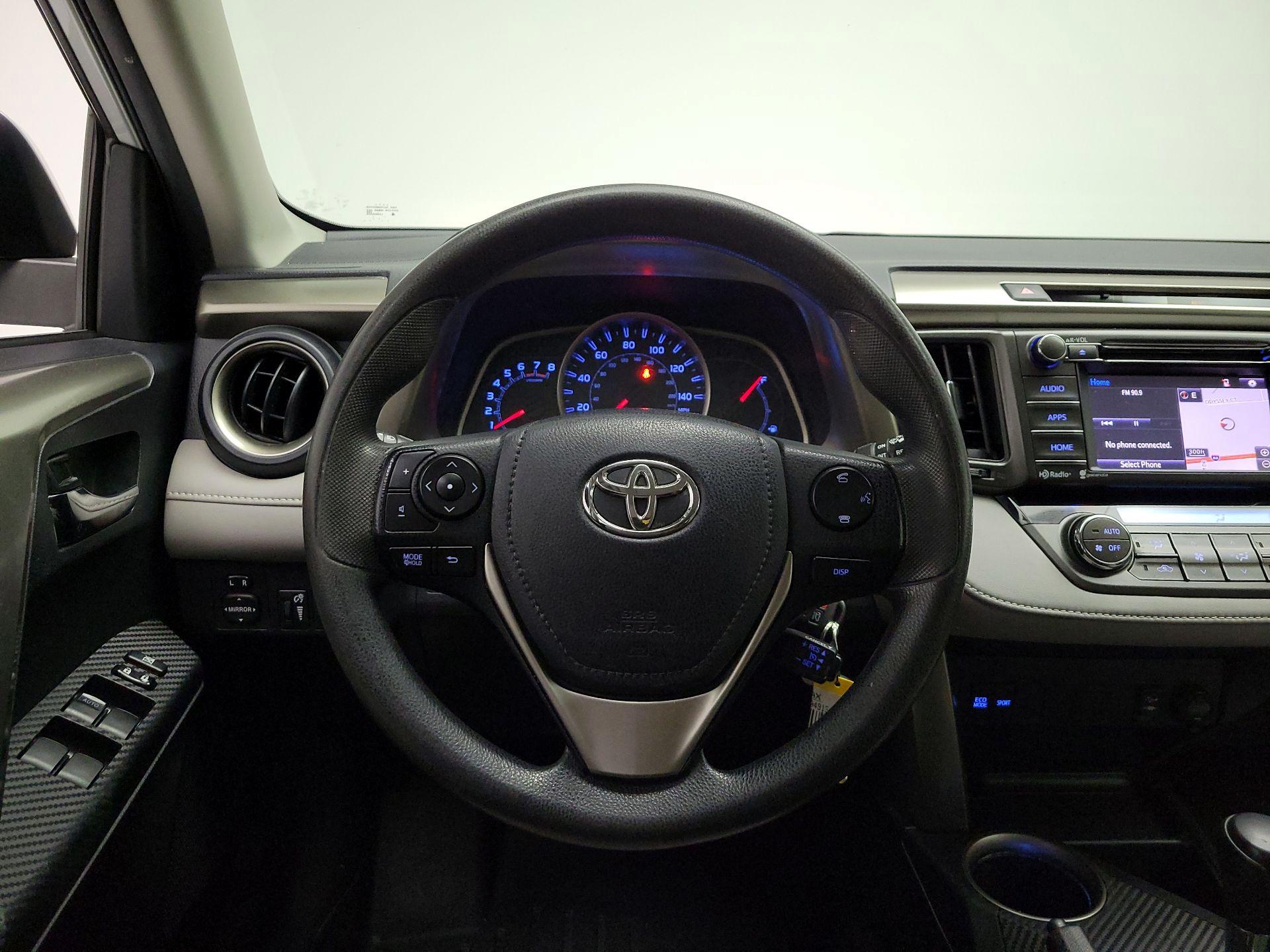 Thumbnail: 2015 Toyota RAV4 - 10