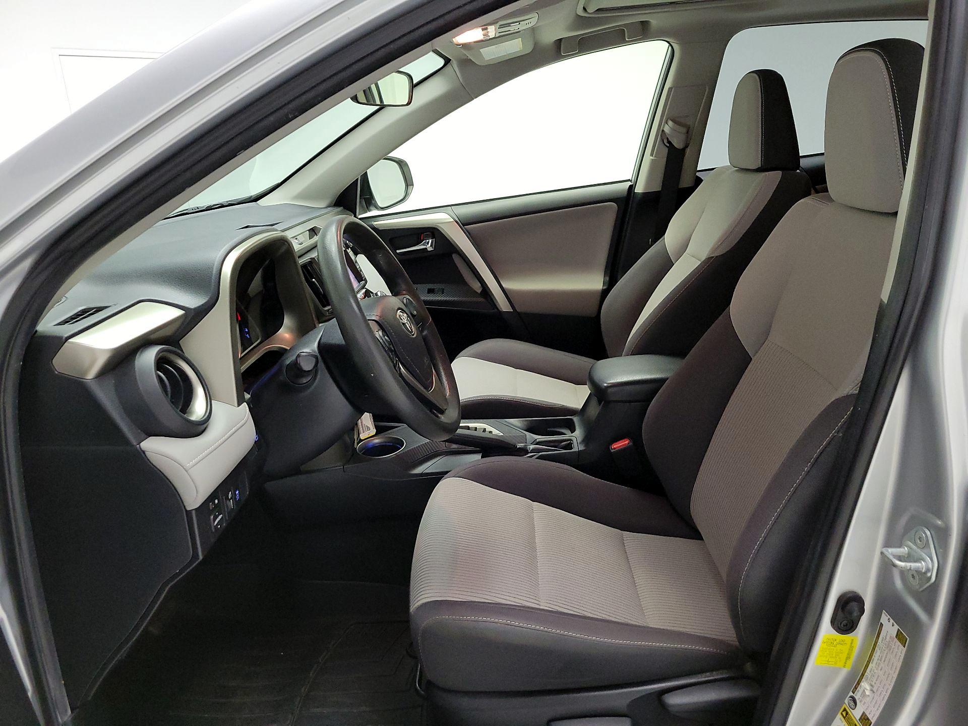 Thumbnail: 2015 Toyota RAV4 - 11