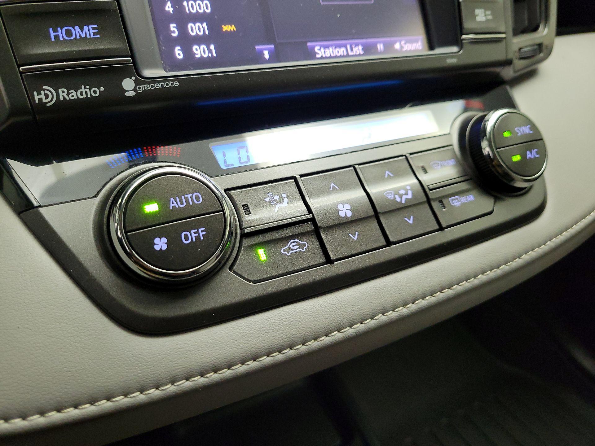 Thumbnail: 2015 Toyota RAV4 - 17