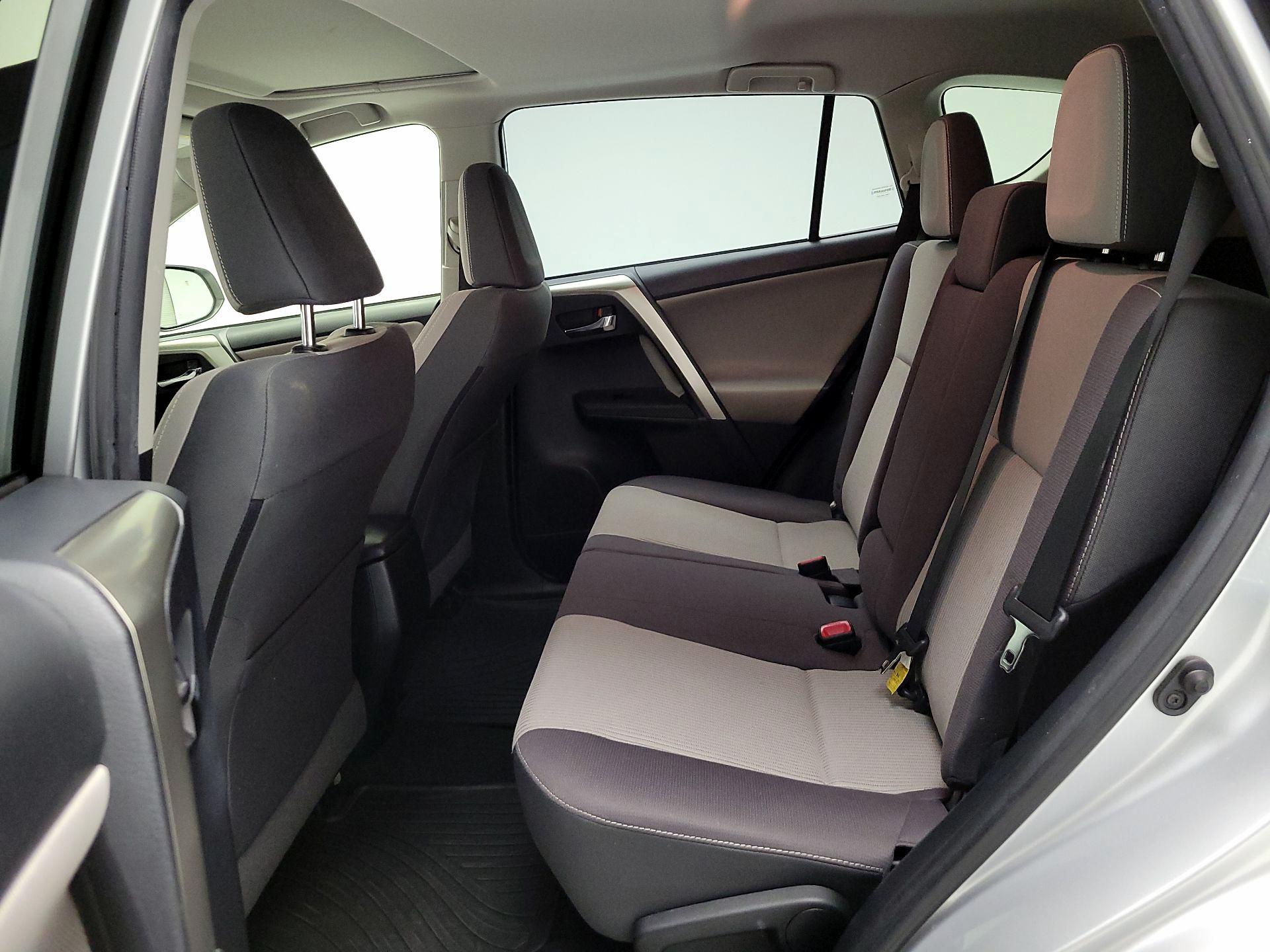 Thumbnail: 2015 Toyota RAV4 - 20