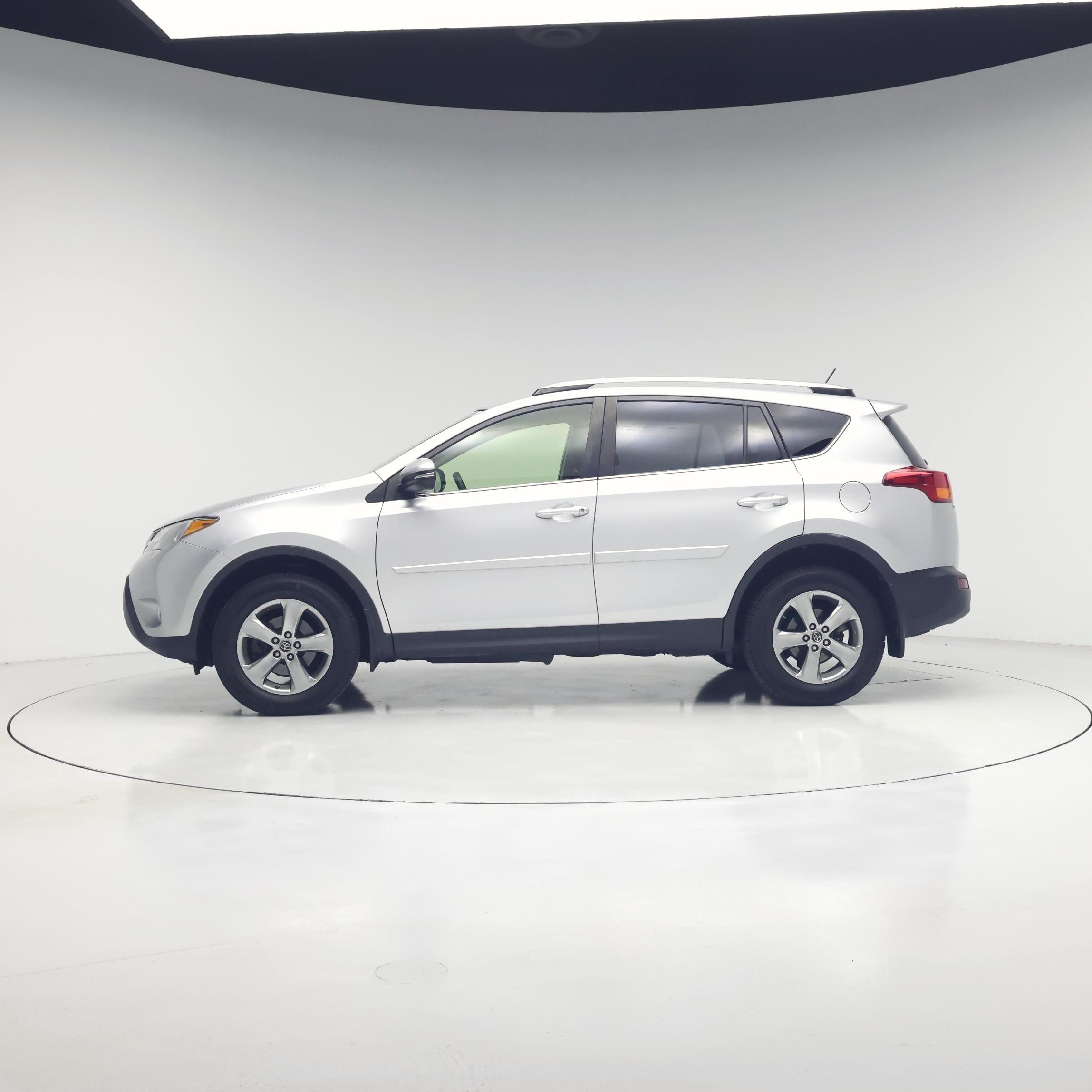 Thumbnail: 2015 Toyota RAV4 - 3