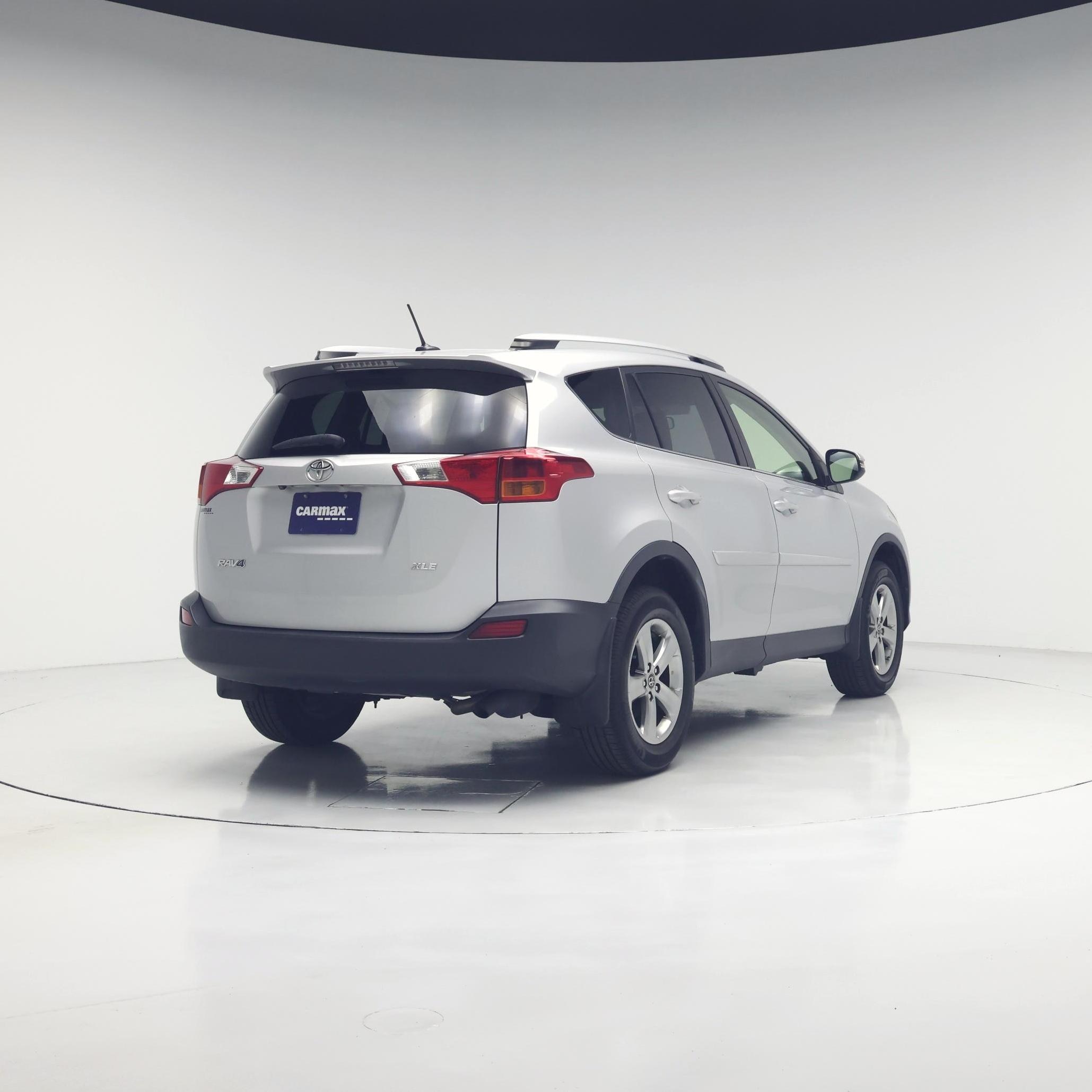Thumbnail: 2015 Toyota RAV4 - 8