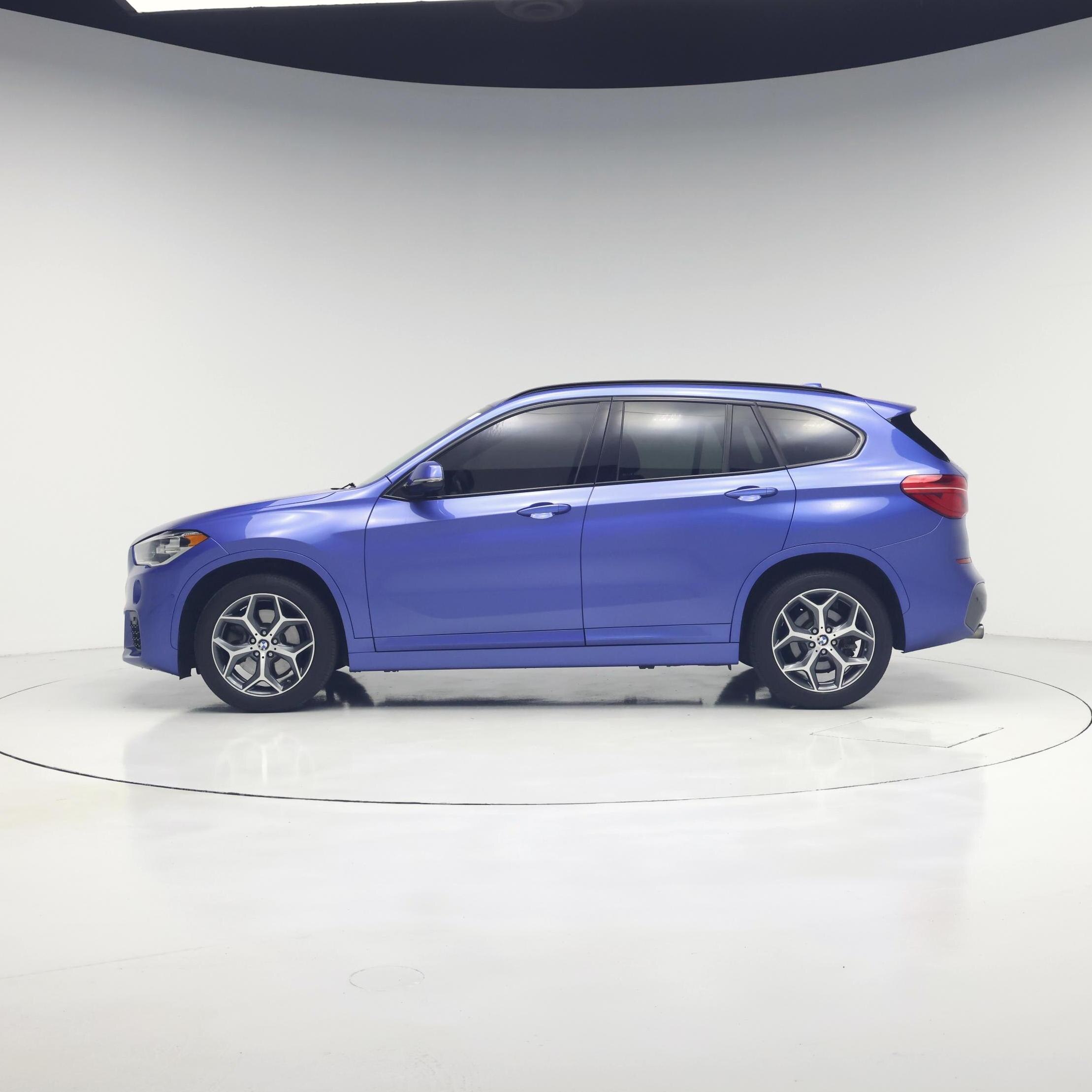 Thumbnail: 2017 BMW X1 - 3