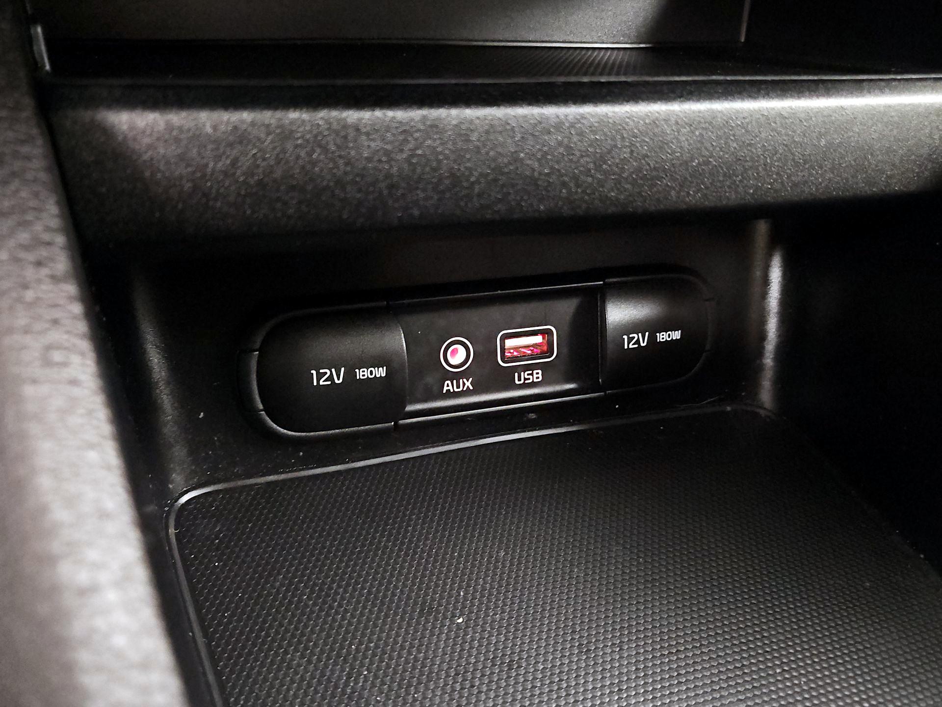 Thumbnail: 2021 Kia Forte - 16