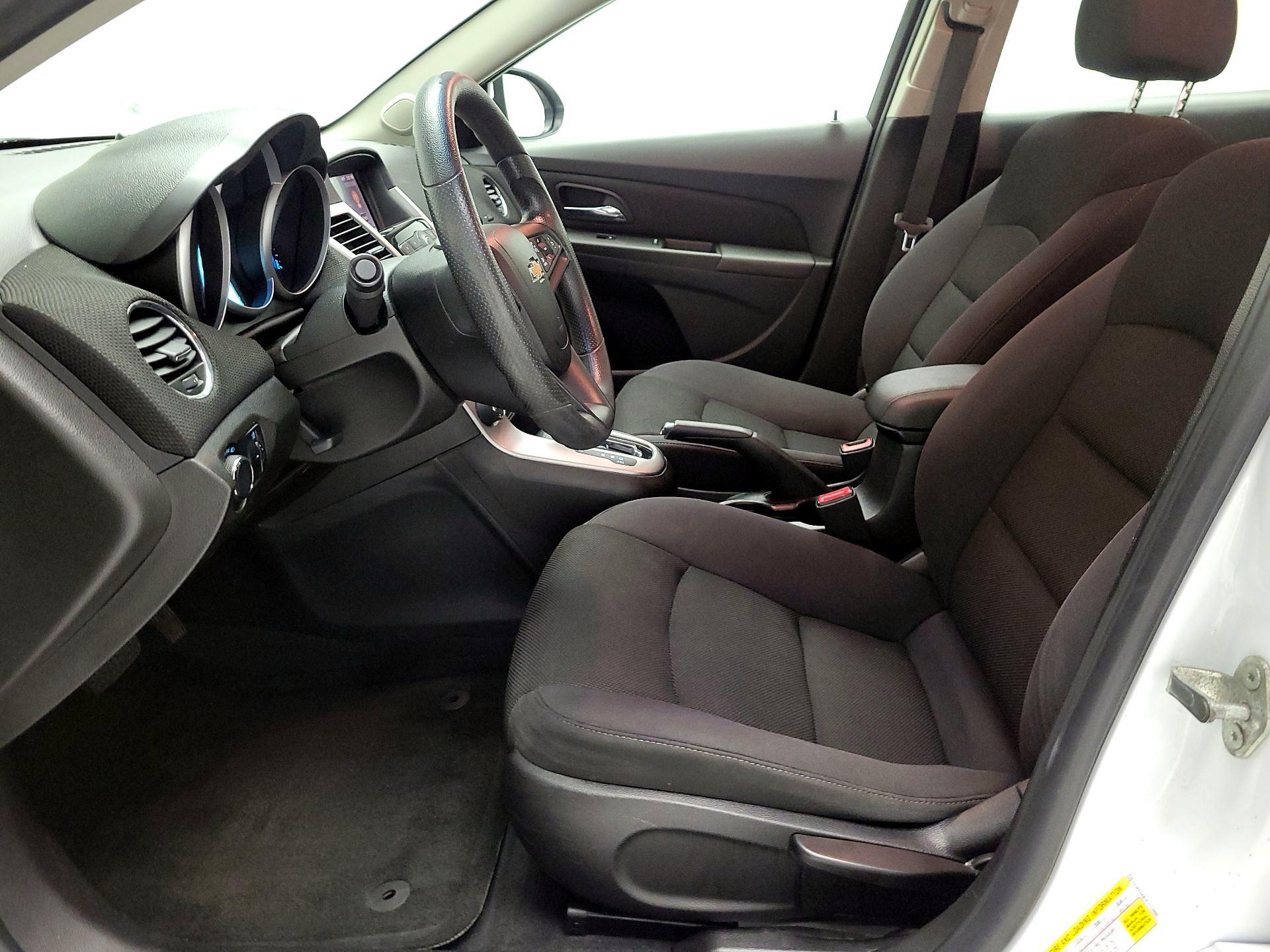 Thumbnail: 2015 Chevrolet Cruze - 11