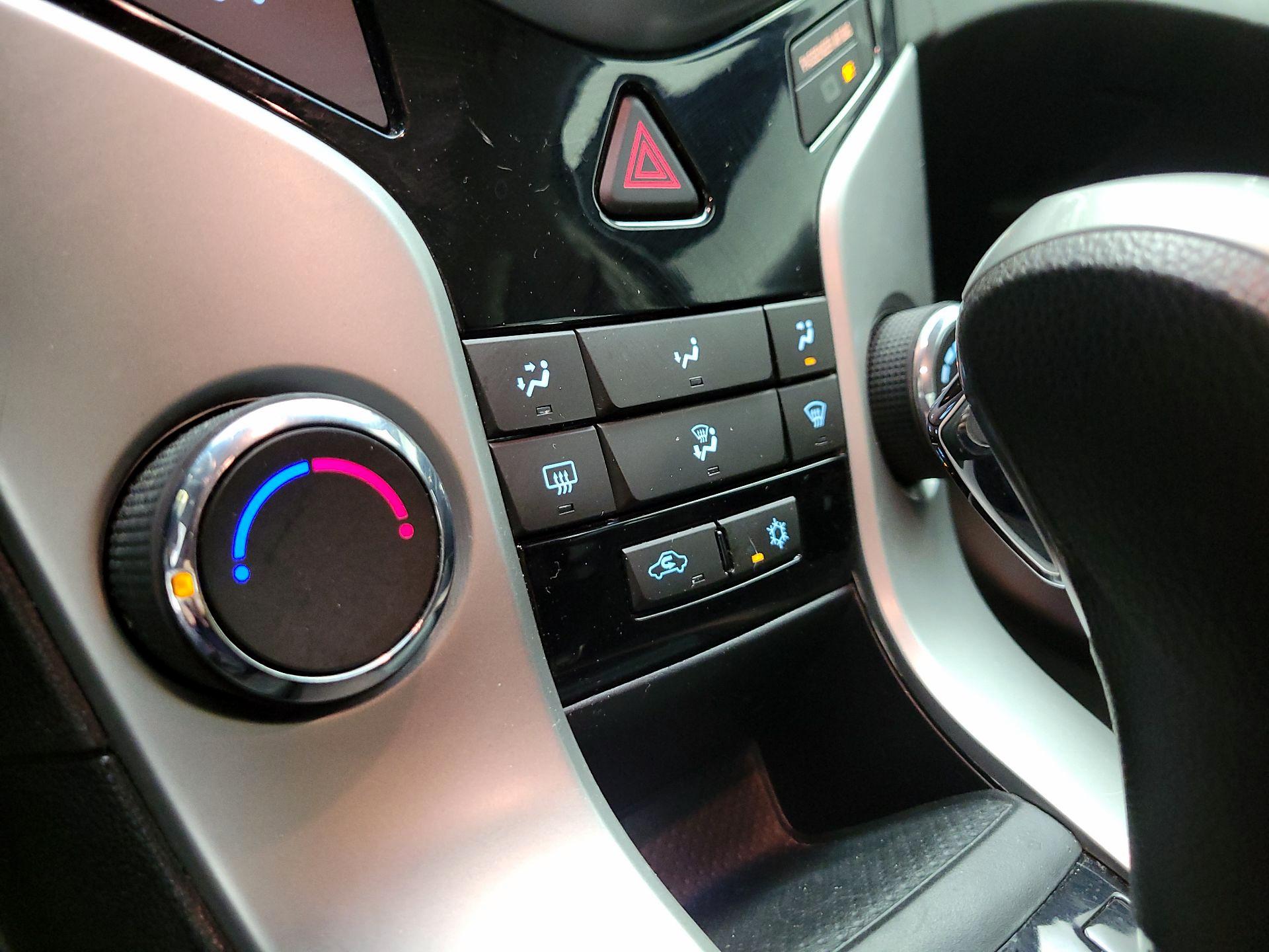 Thumbnail: 2015 Chevrolet Cruze - 14