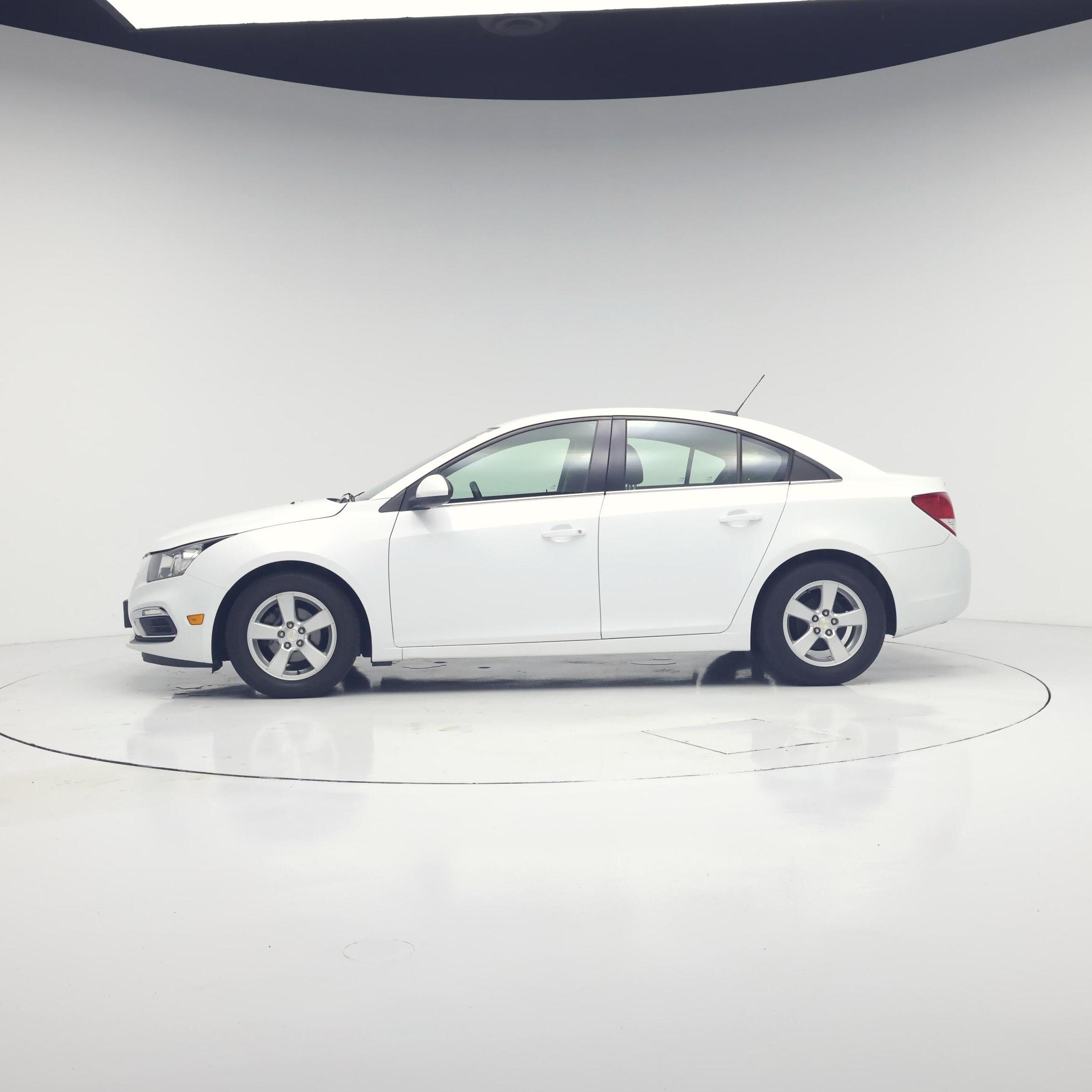 Thumbnail: 2015 Chevrolet Cruze - 3