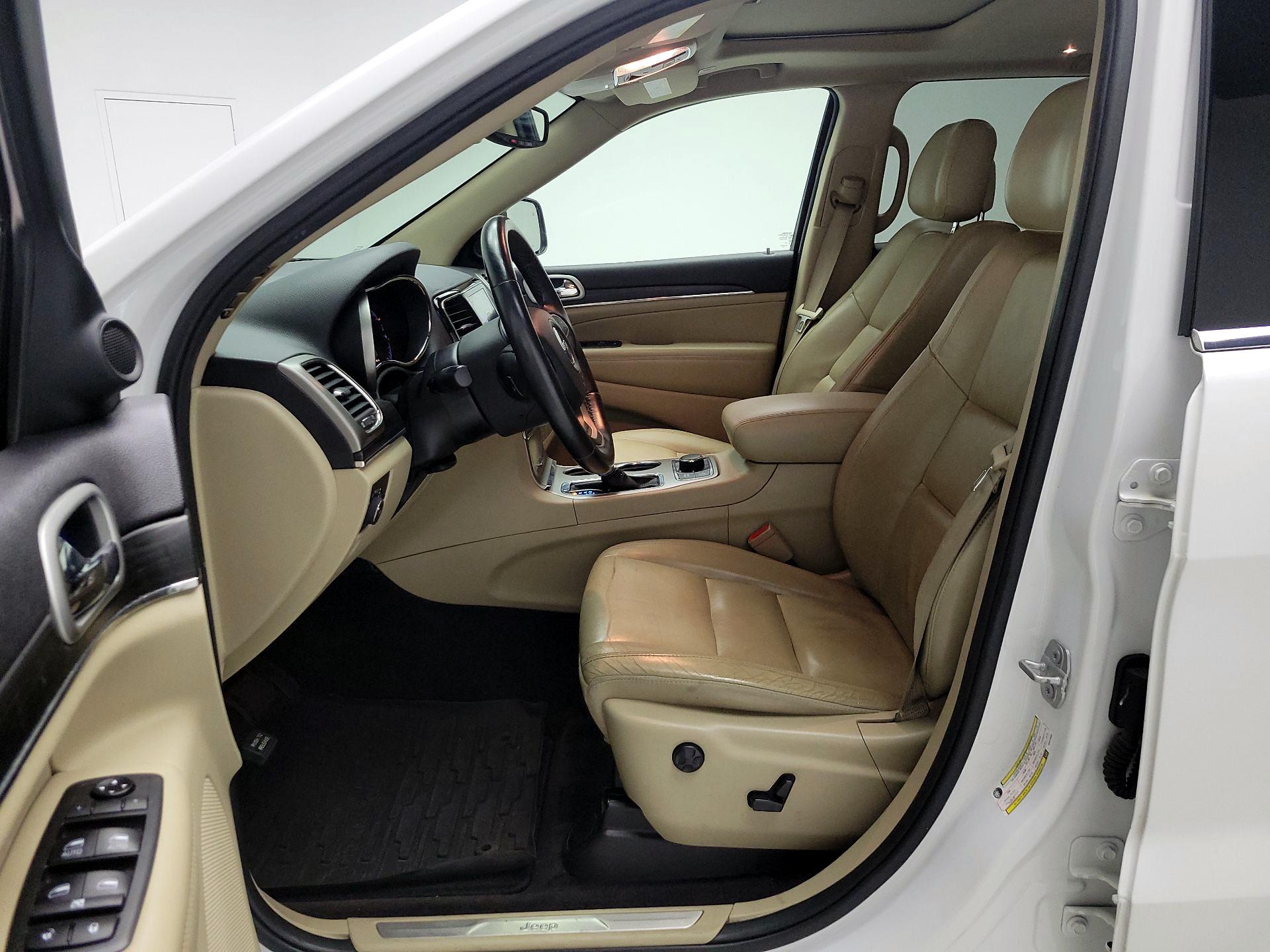 Thumbnail: 2019 Jeep Grand Cherokee - 11