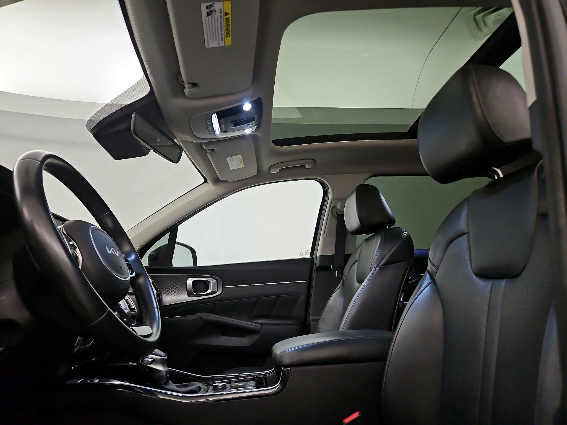 Thumbnail: 2022 Kia Sorento - 18