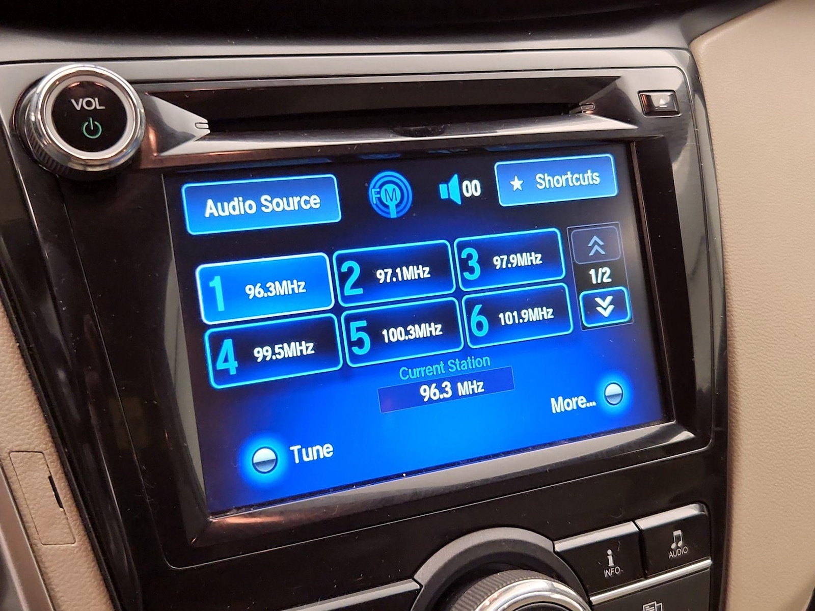 2016 Honda Odyssey EX - Photo 16