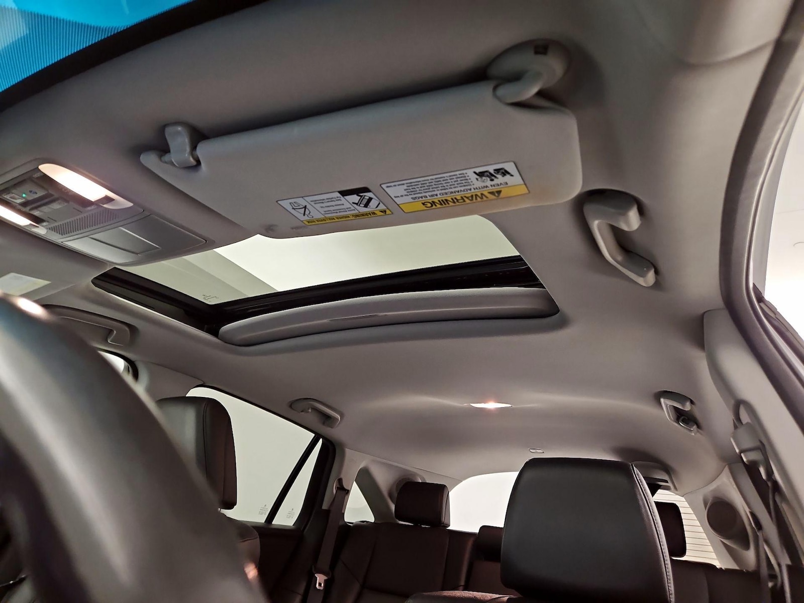 Sunroof(s) & Overhead Airbags