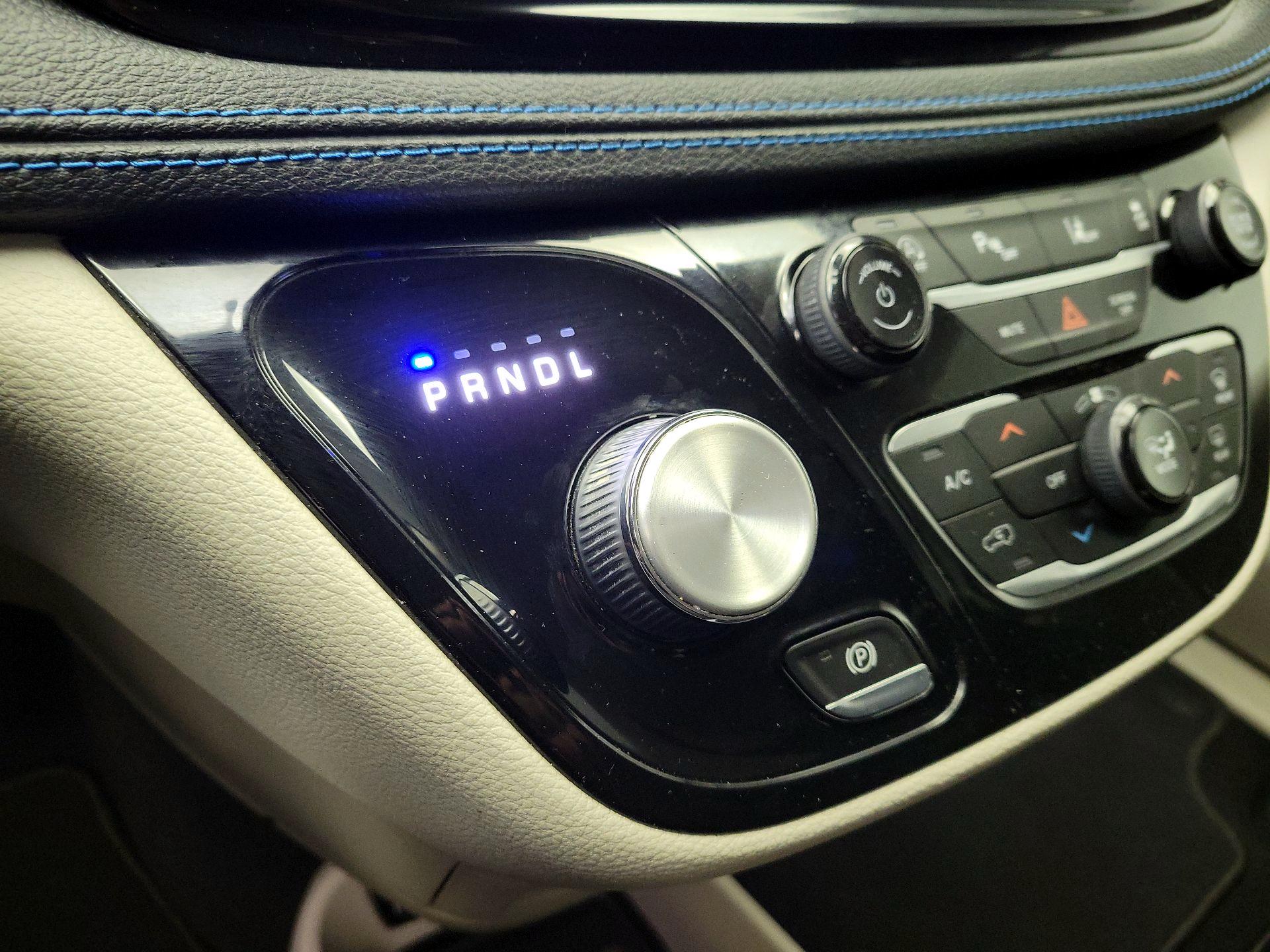 Thumbnail: 2021 Chrysler Pacifica - 17