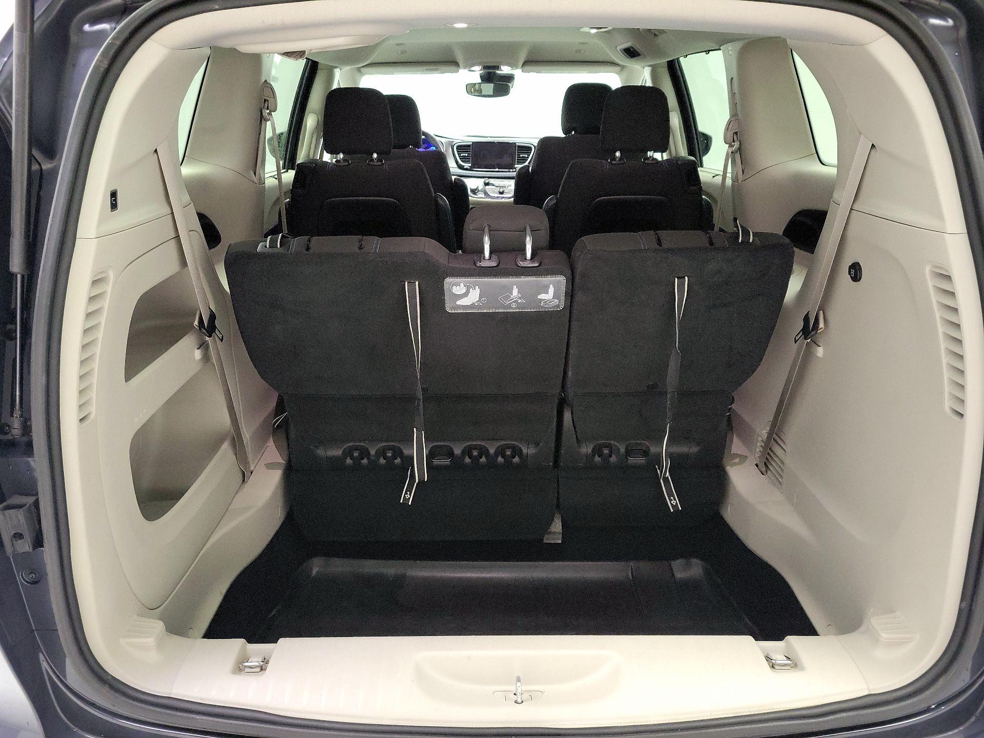 Thumbnail: 2021 Chrysler Pacifica - 20