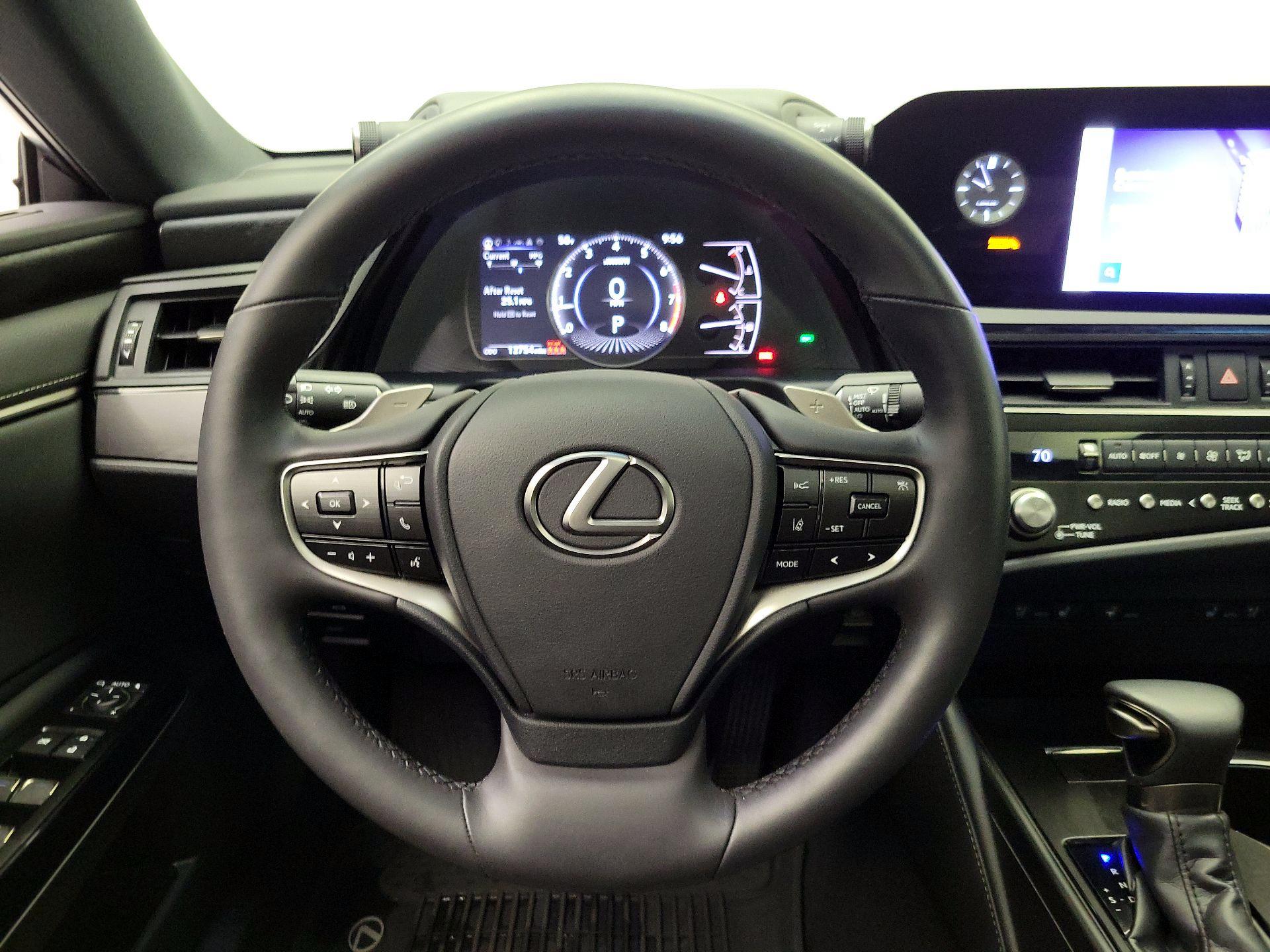 Thumbnail: 2023 Lexus ES - 10