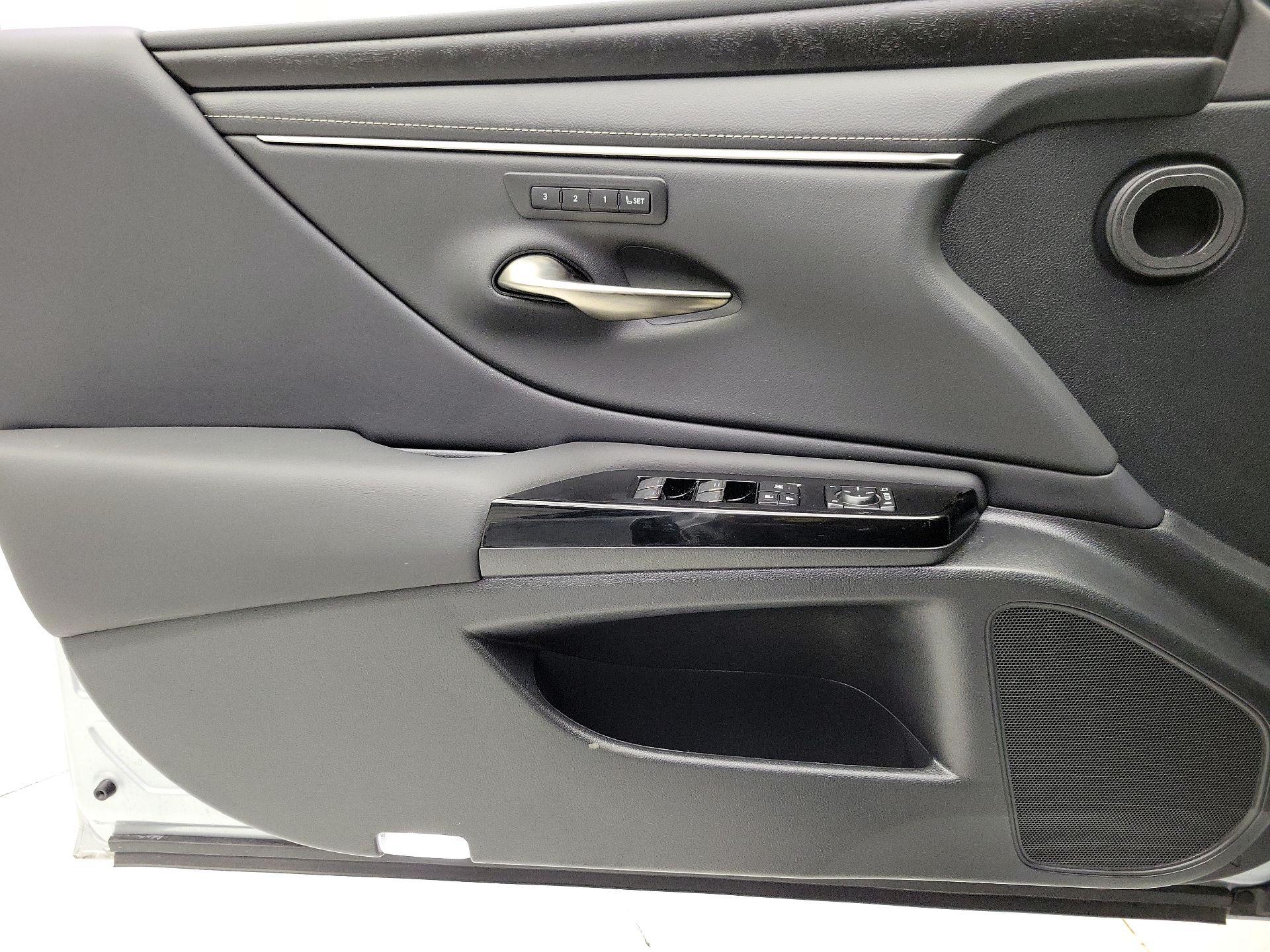 Thumbnail: 2023 Lexus ES - 12