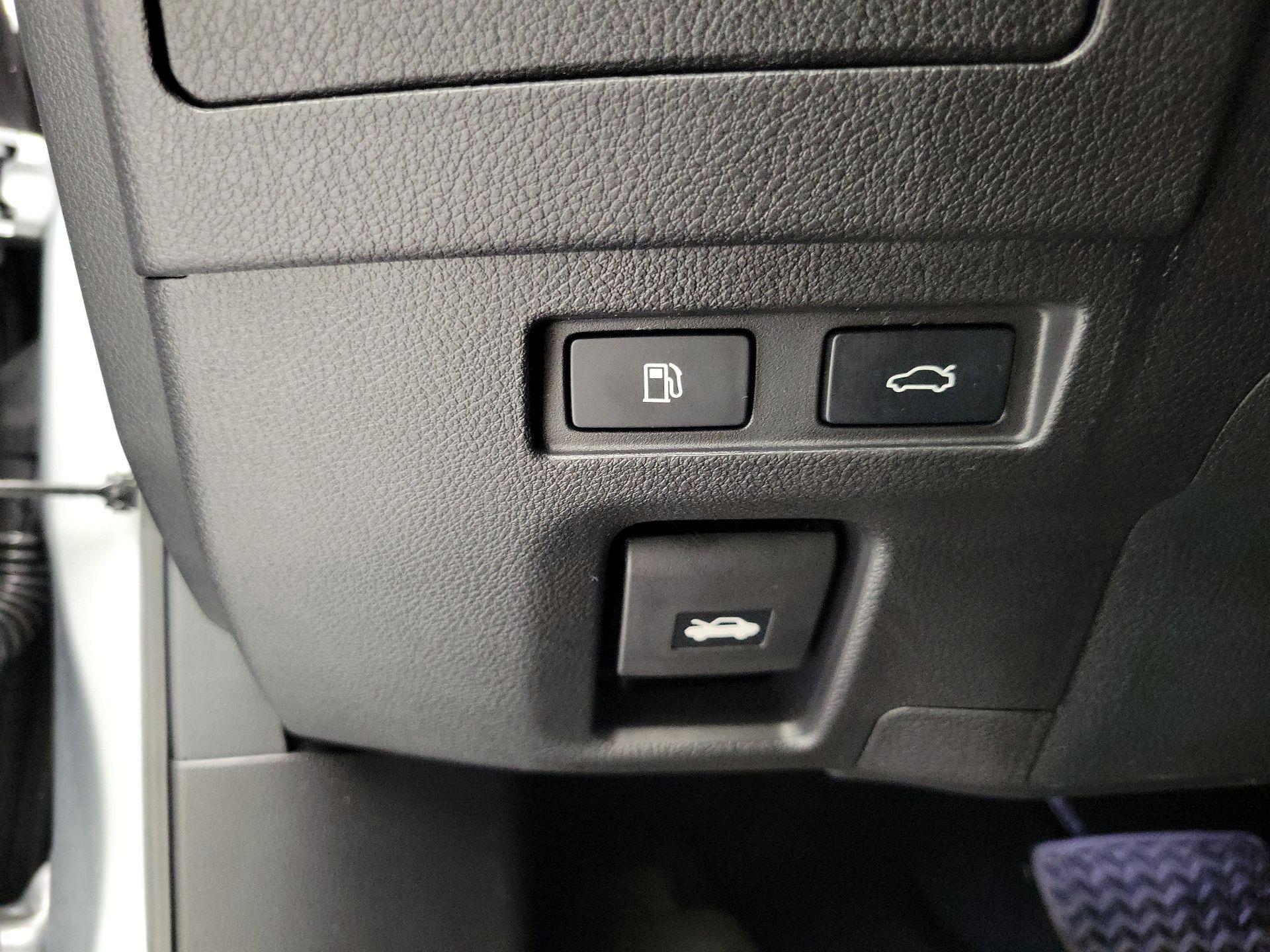 Thumbnail: 2023 Lexus ES - 13