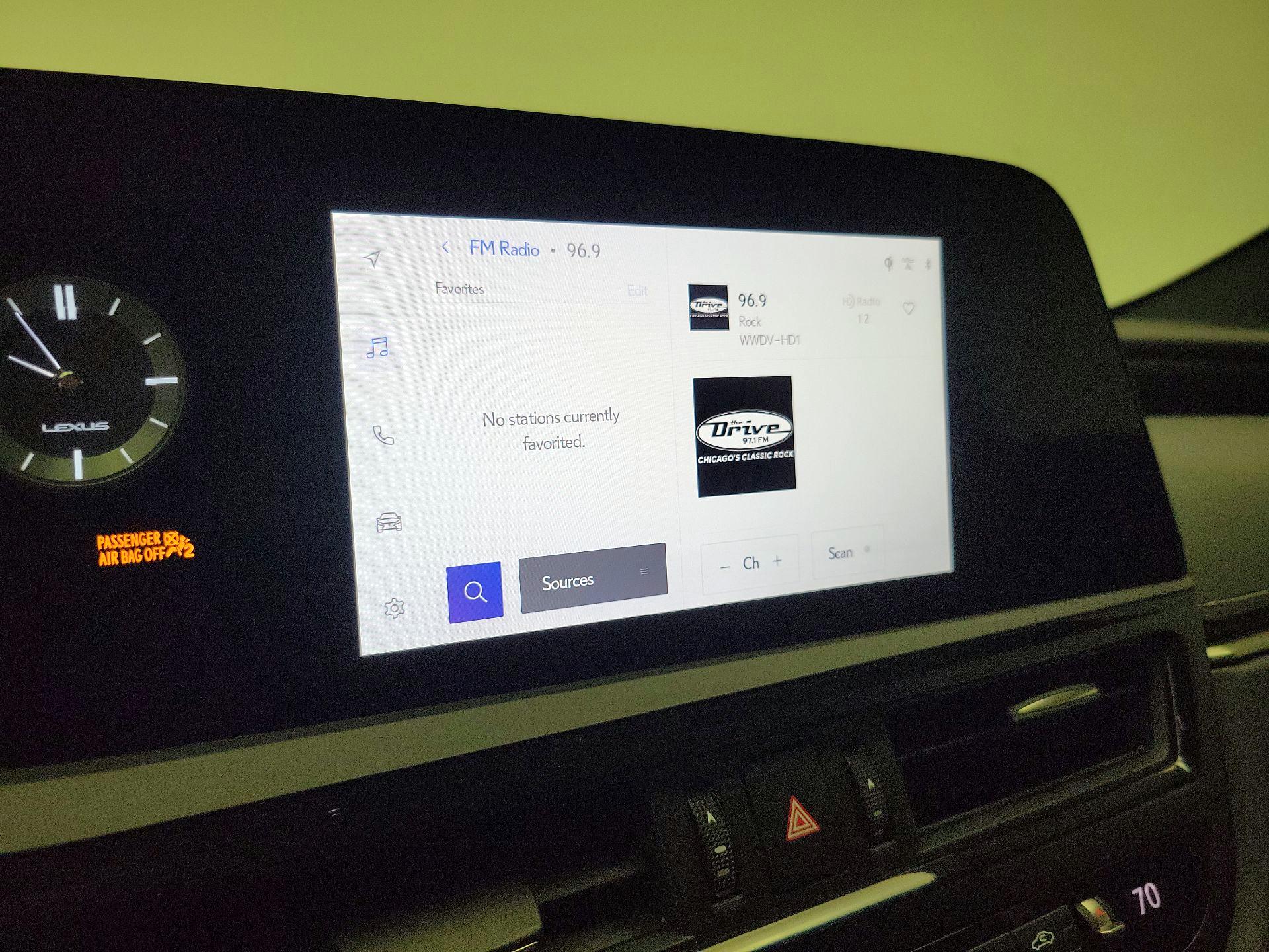 Thumbnail: 2023 Lexus ES - 15