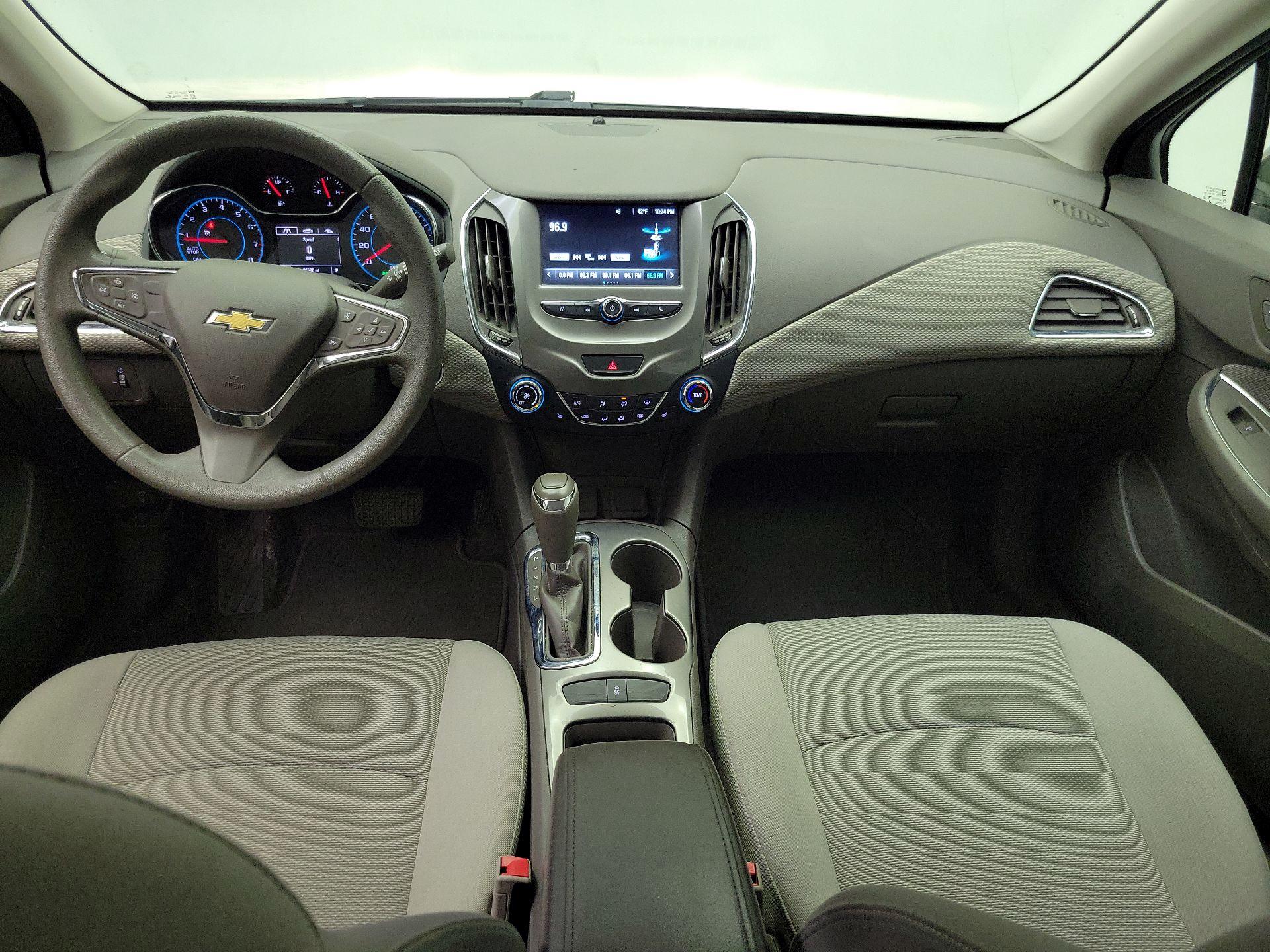 Thumbnail: 2018 Chevrolet Cruze - 9