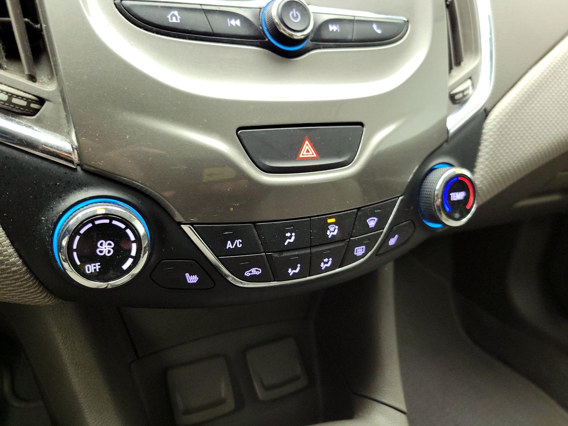 Thumbnail: 2018 Chevrolet Cruze - 16