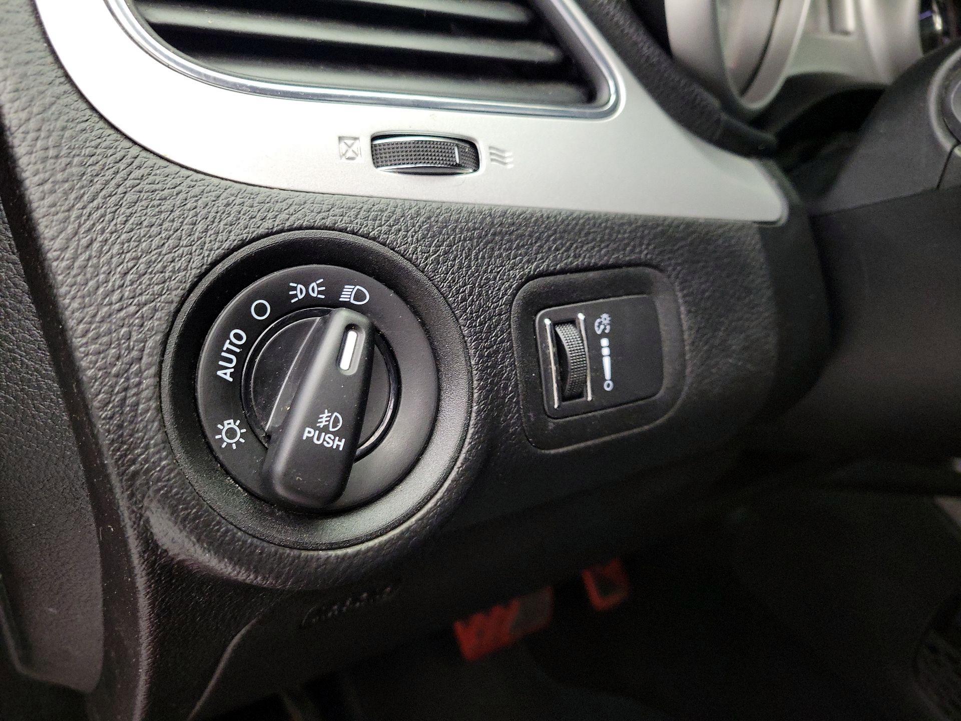 Thumbnail: 2018 Dodge Journey - 13