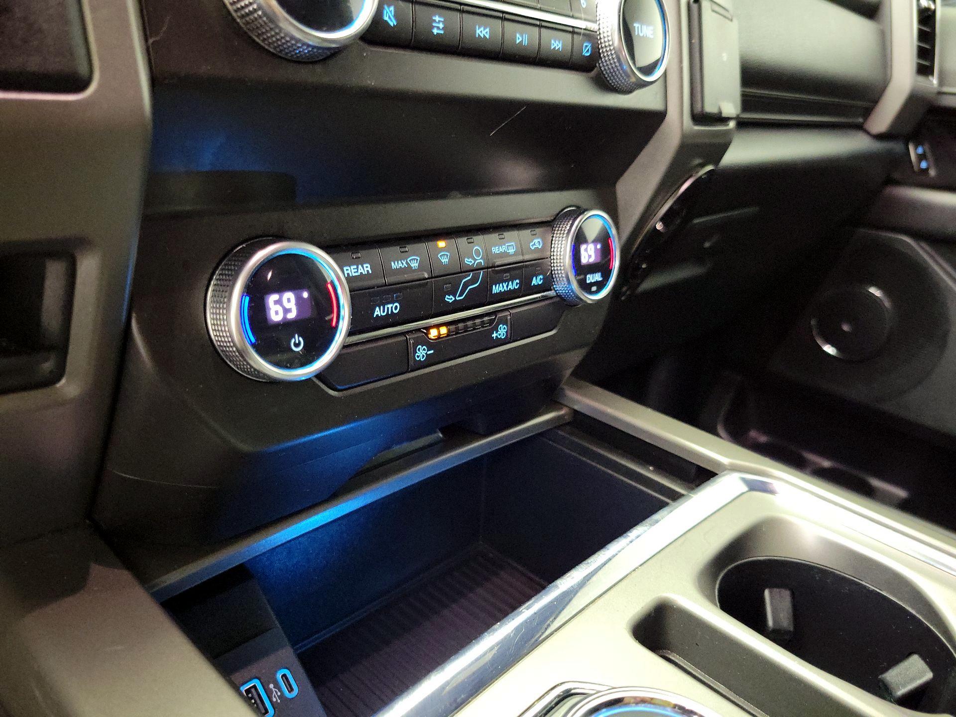 Thumbnail: 2020 Ford Expedition - 16