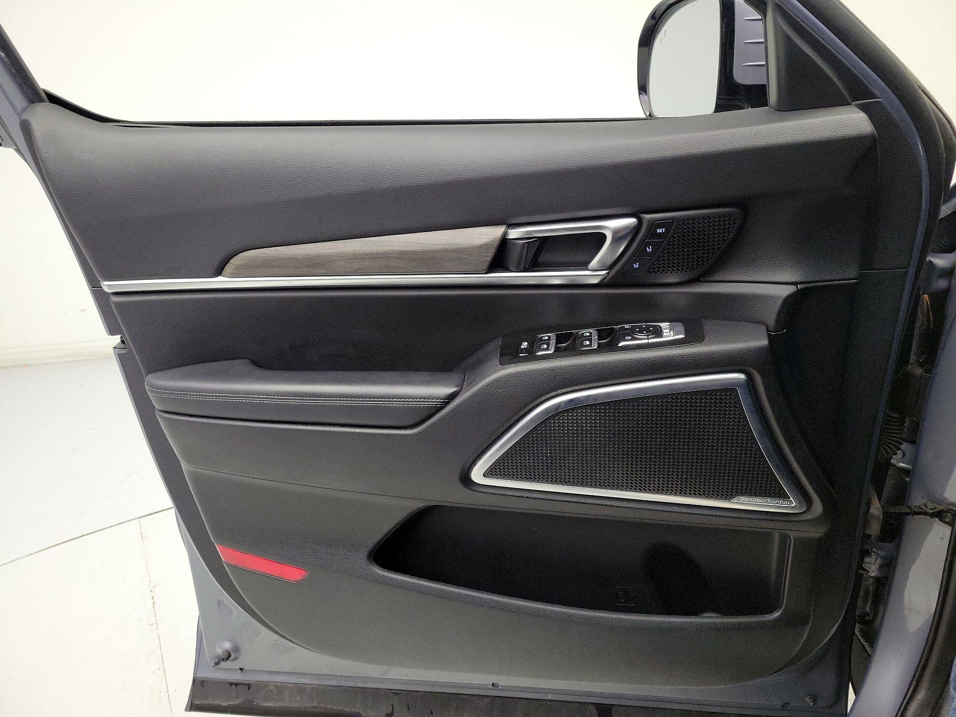 Thumbnail: 2022 Kia Telluride - 12