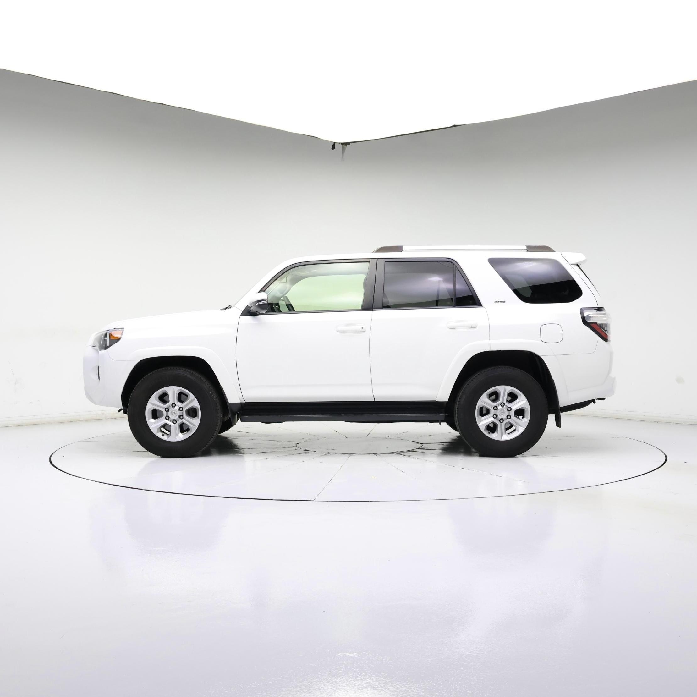 Thumbnail: 2020 Toyota 4Runner - 3