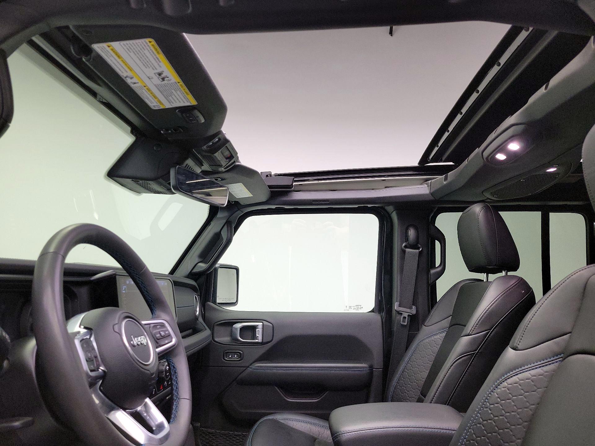 Thumbnail: 2024 Jeep Wrangler - 20