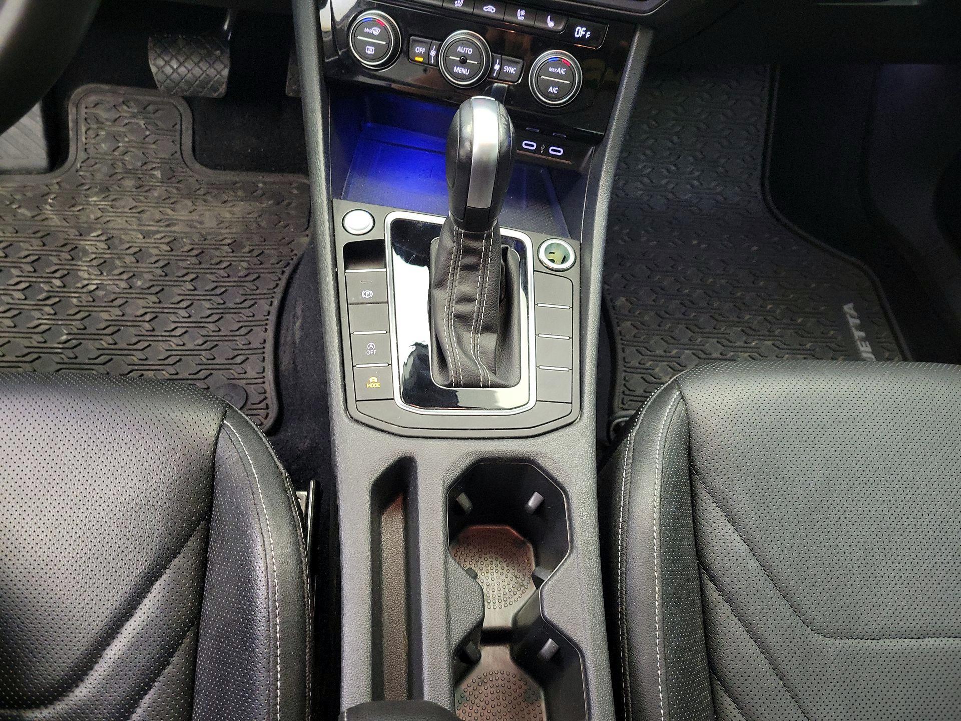 Thumbnail: 2021 Volkswagen Jetta - 18