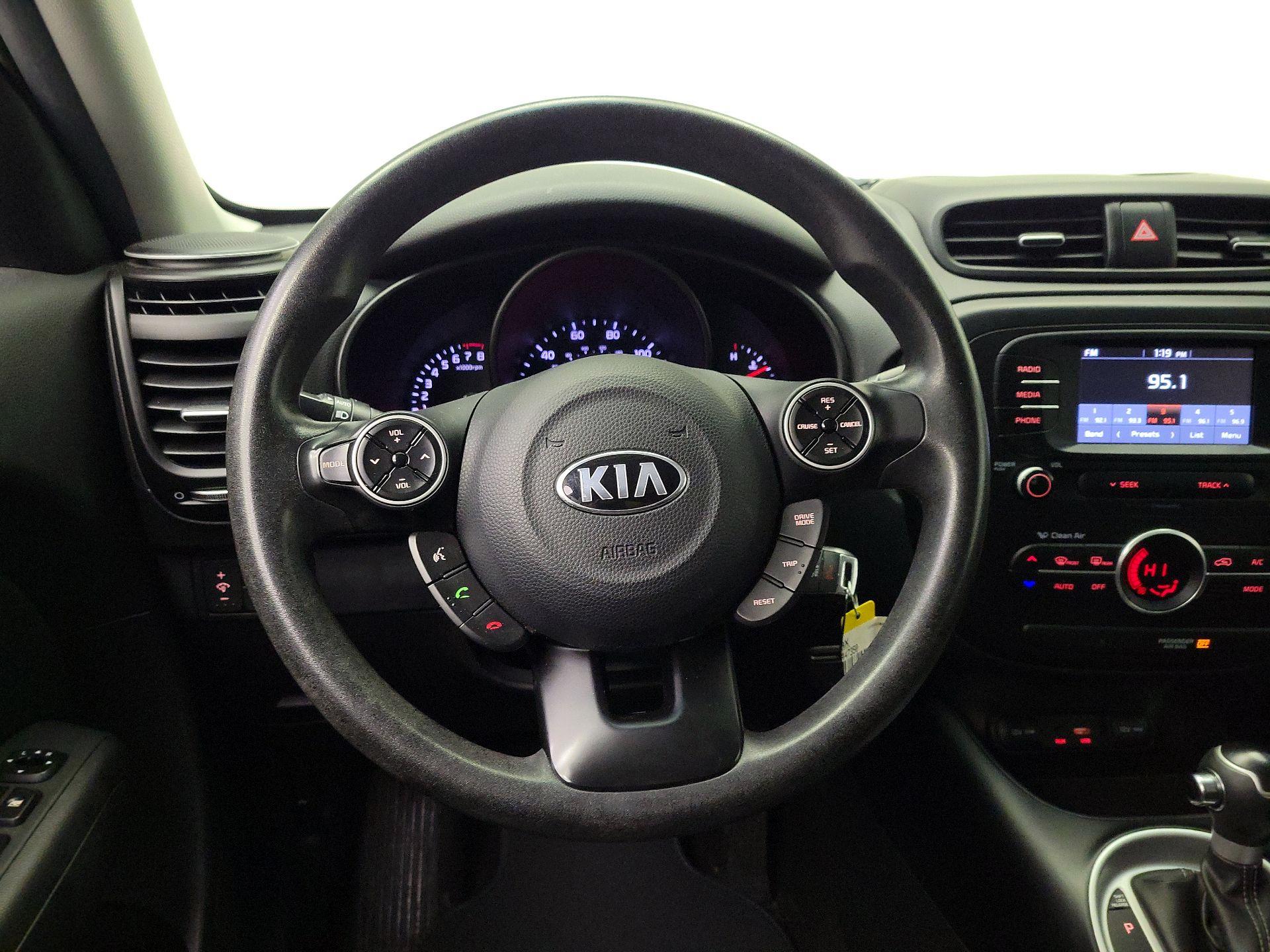 Thumbnail: 2017 Kia Soul - 10