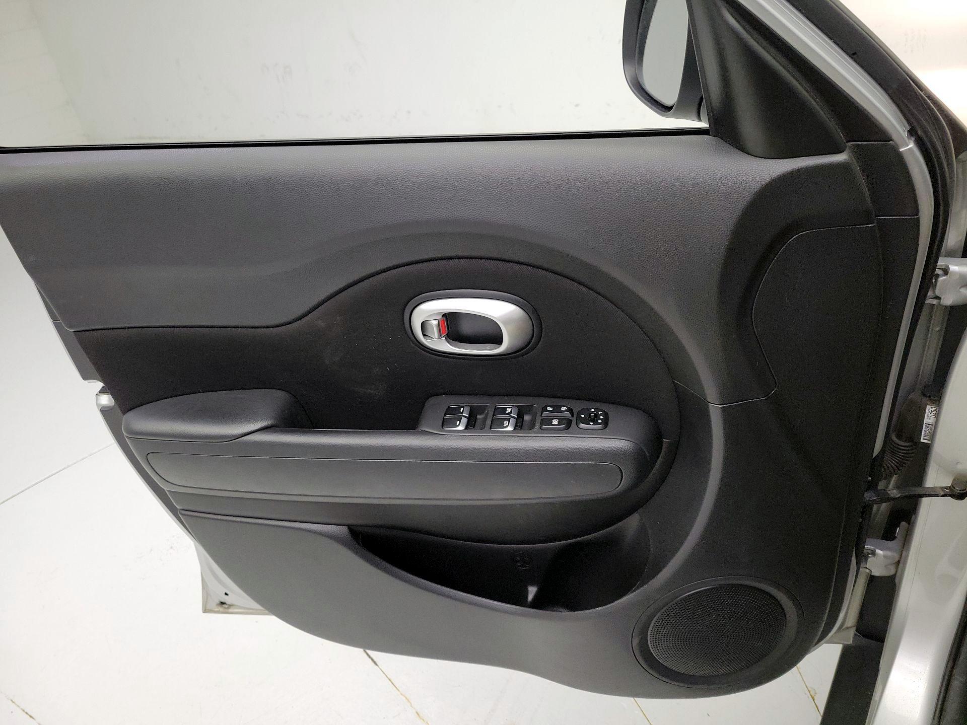 Thumbnail: 2017 Kia Soul - 12