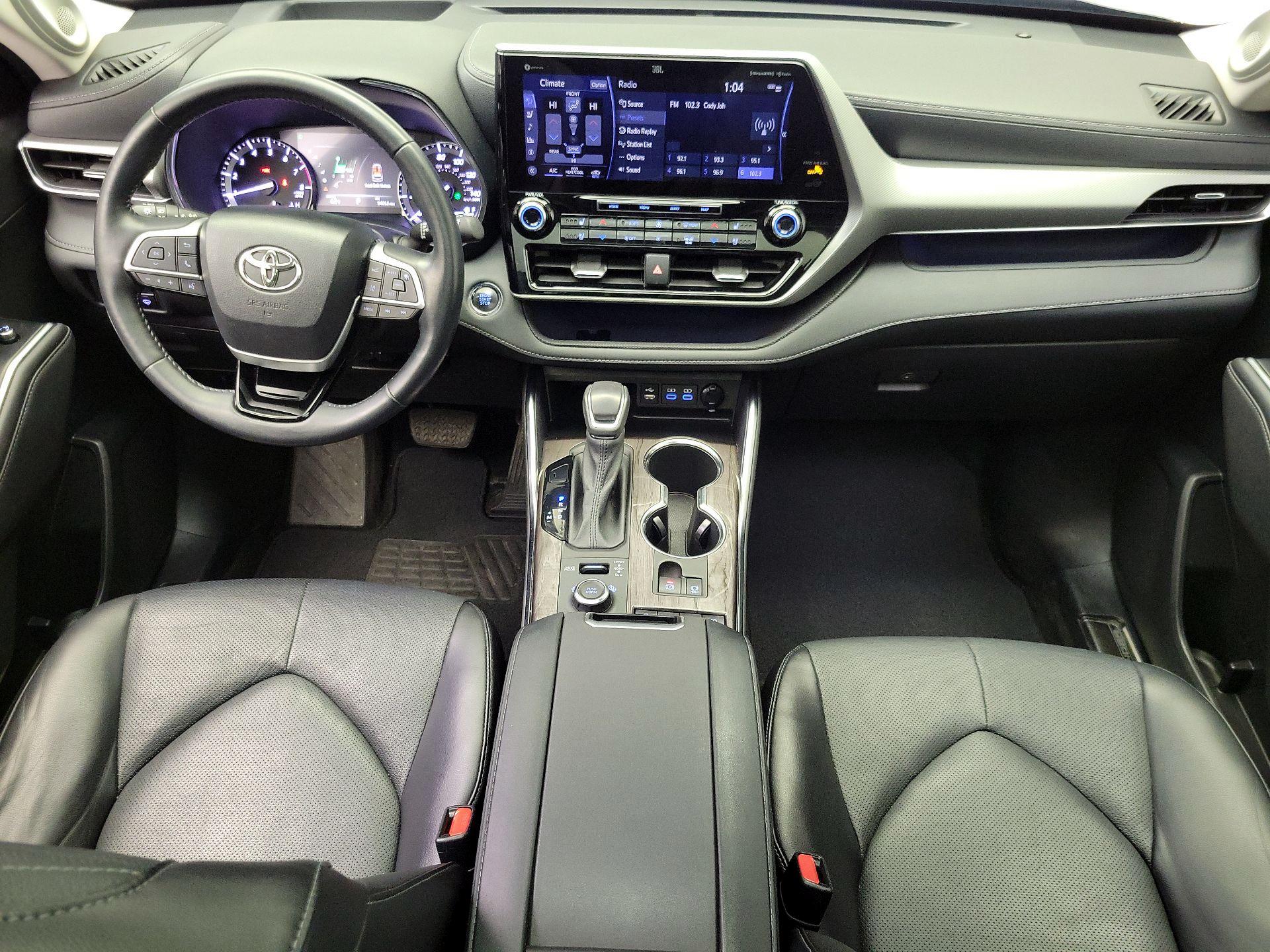 Thumbnail: 2022 Toyota Highlander - 9