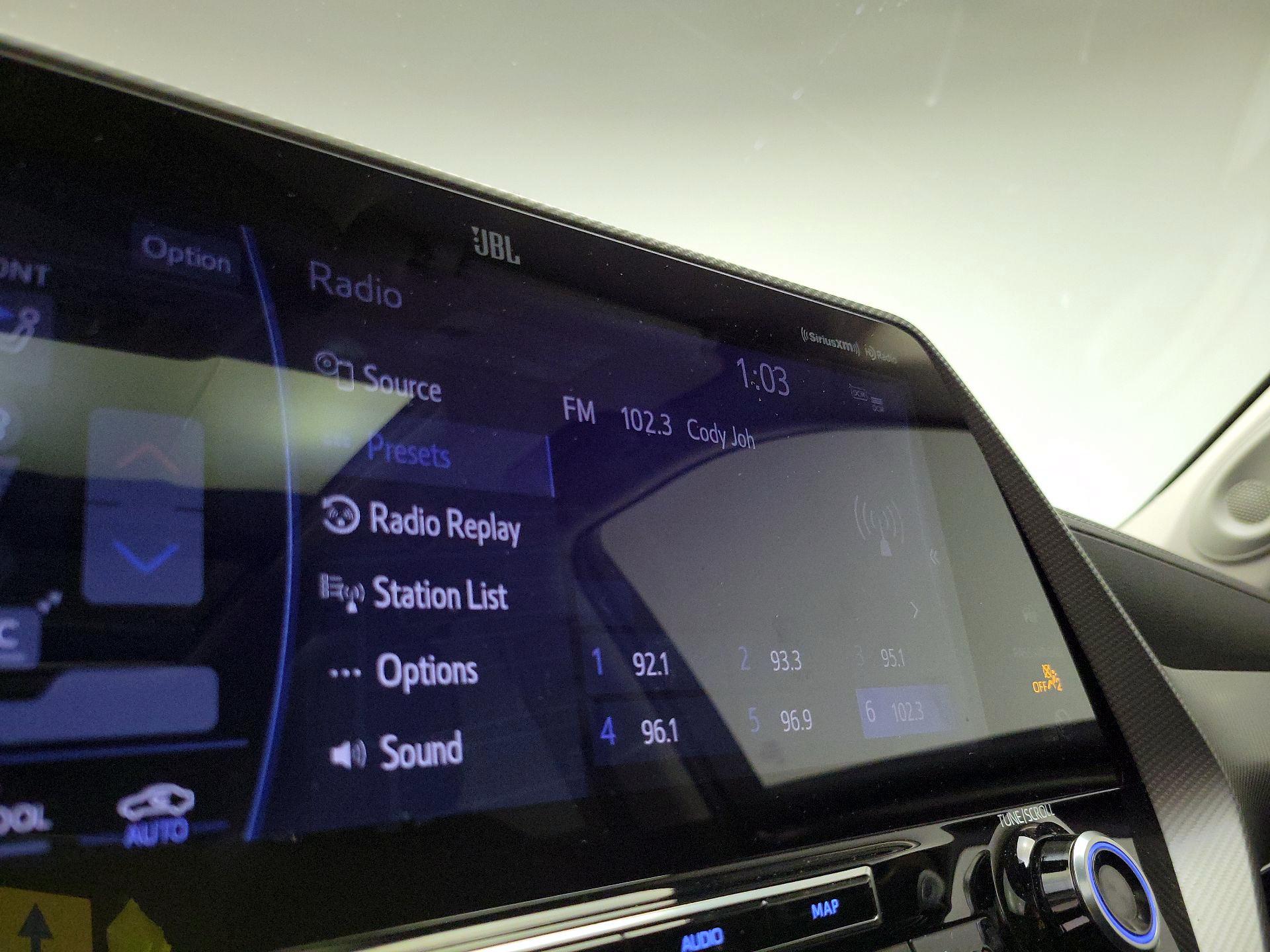 Thumbnail: 2022 Toyota Highlander - 16