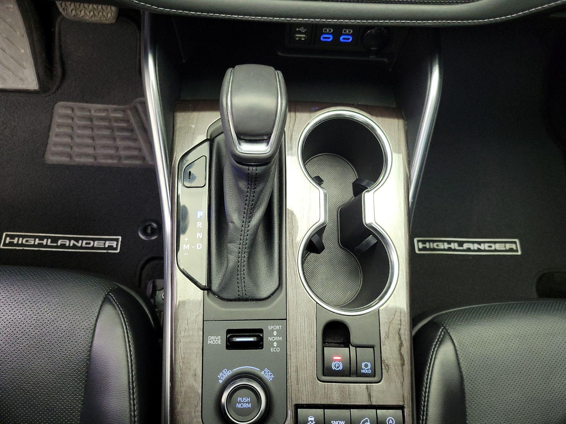 Thumbnail: 2022 Toyota Highlander - 18