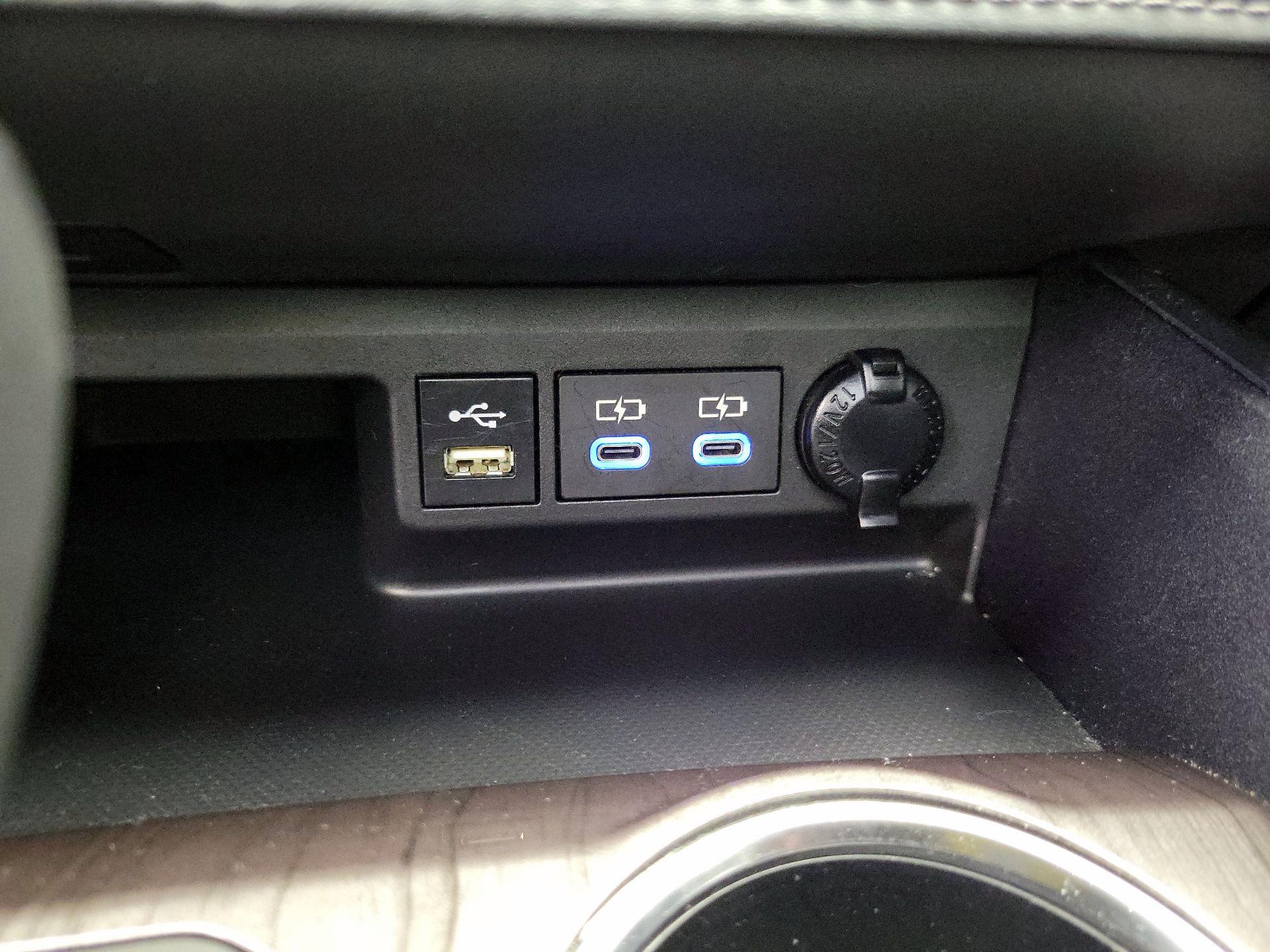 Thumbnail: 2022 Toyota Highlander - 19