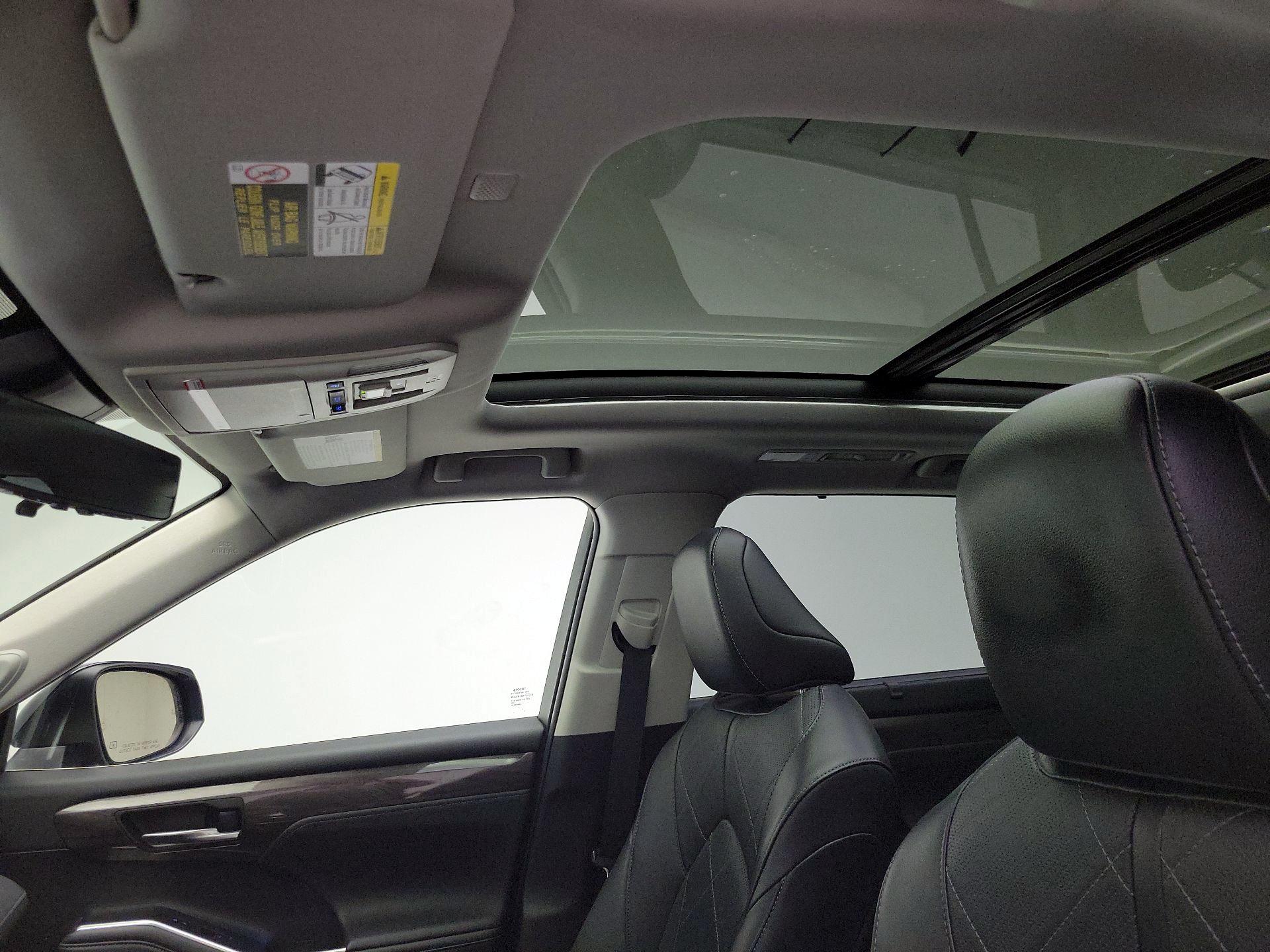 Thumbnail: 2022 Toyota Highlander - 20