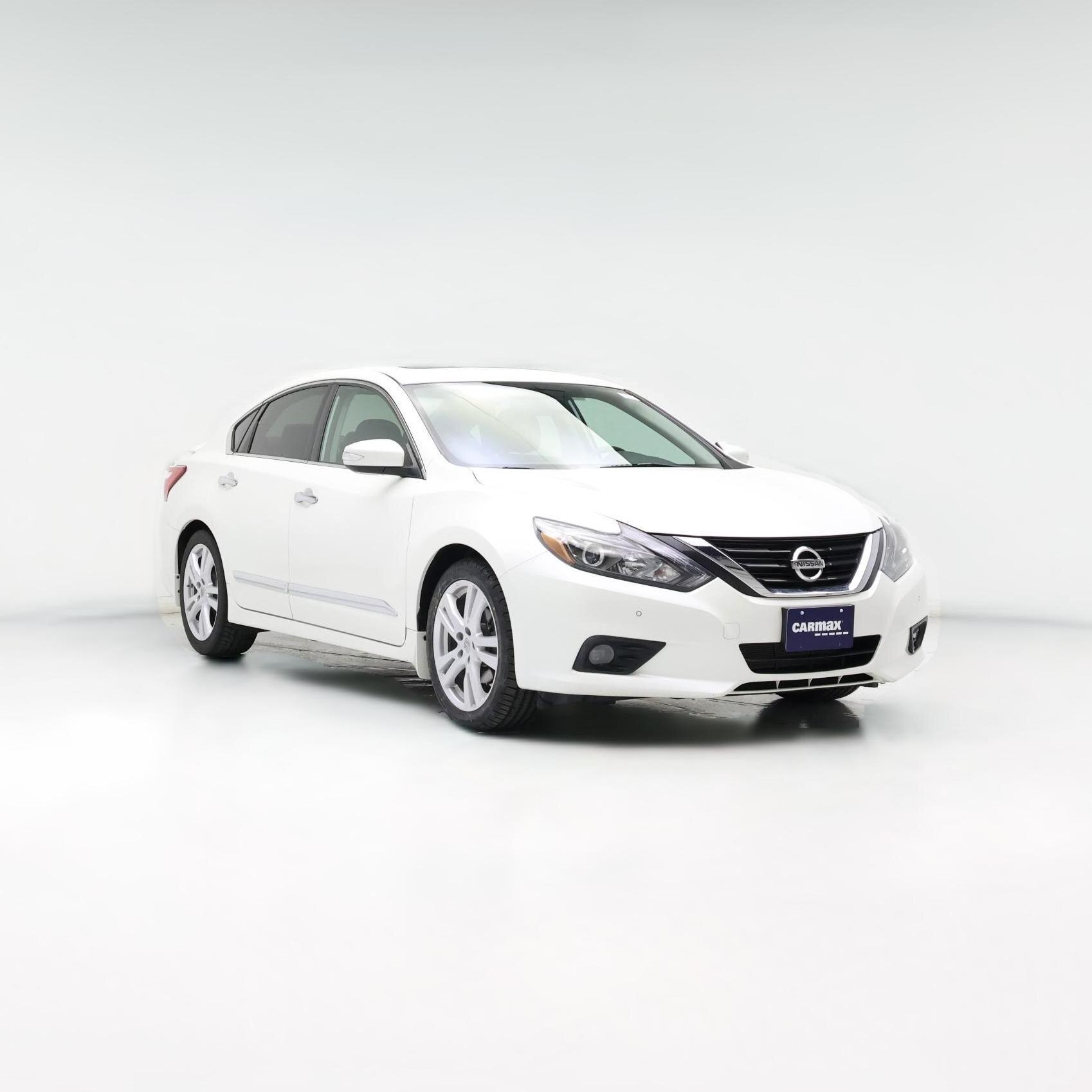 Thumbnail: 2017 Nissan Altima - 1